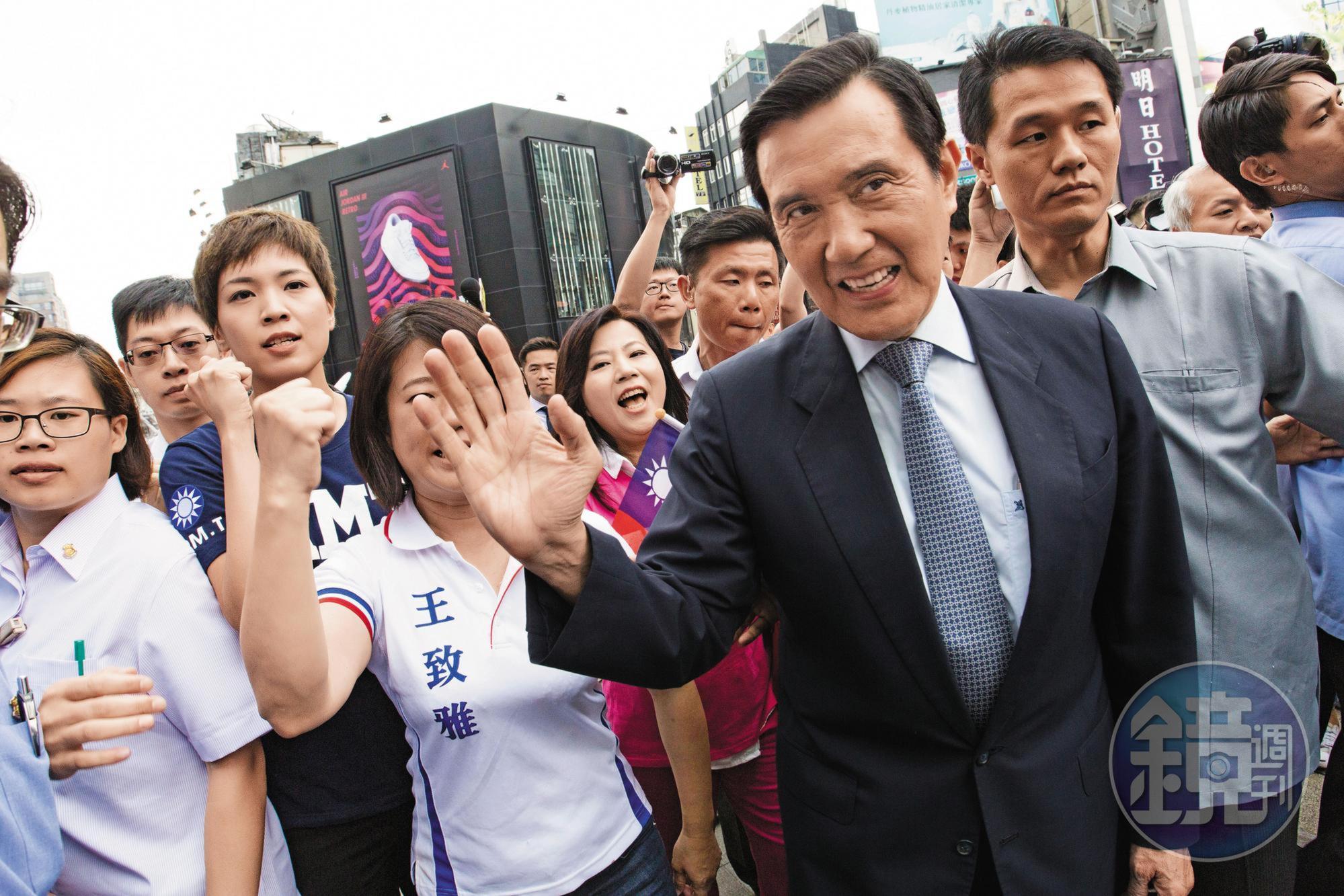馬英九繼教唆前總長黃世銘洩密案遭高院判刑4個月後,北檢認定他涉及賤賣黨產再起訴,形勢更加險峻。