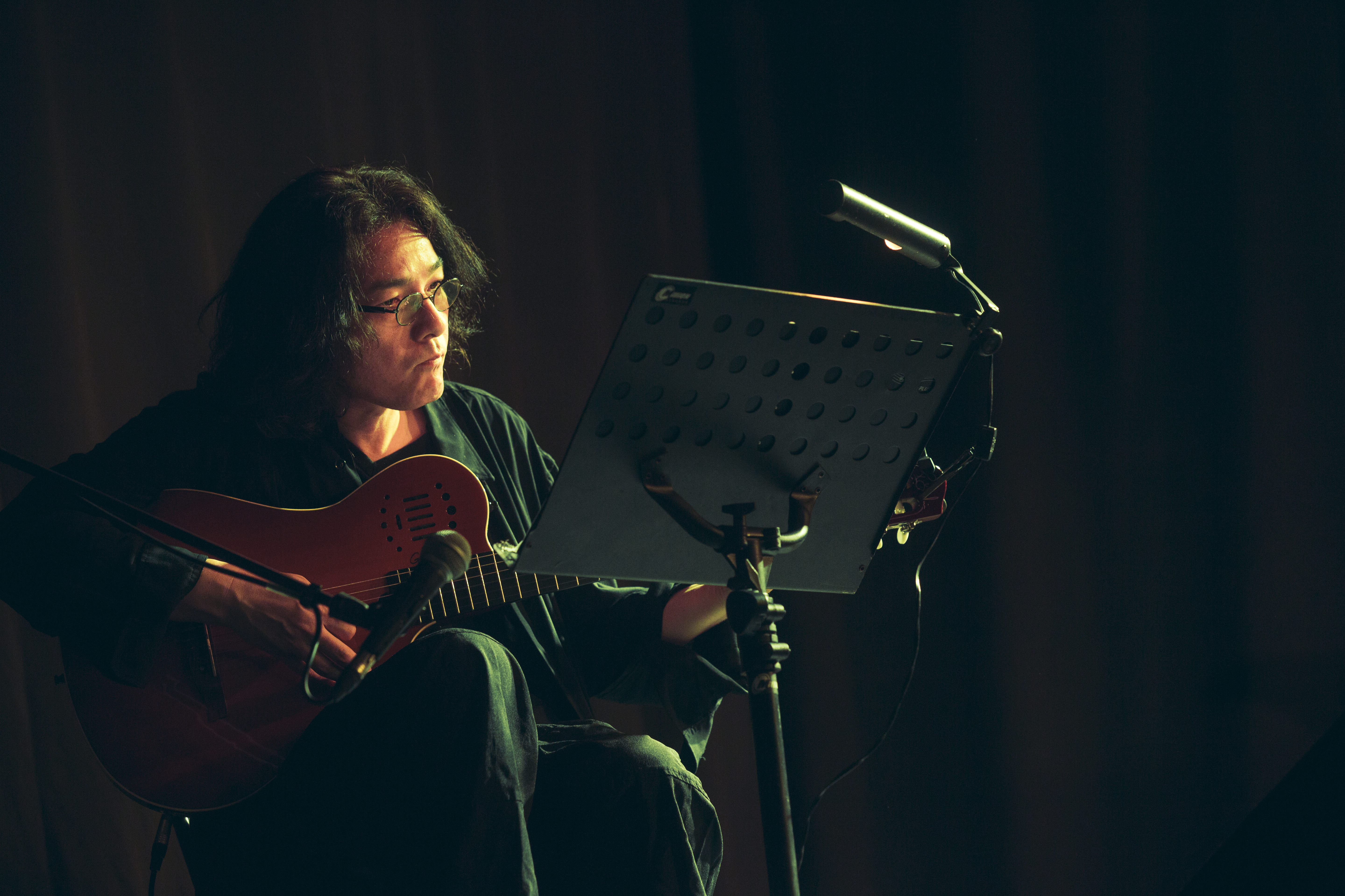 「純愛電影教主」岩井俊二集編導、小說家、攝影師、配樂家、詞曲作家等於一身。