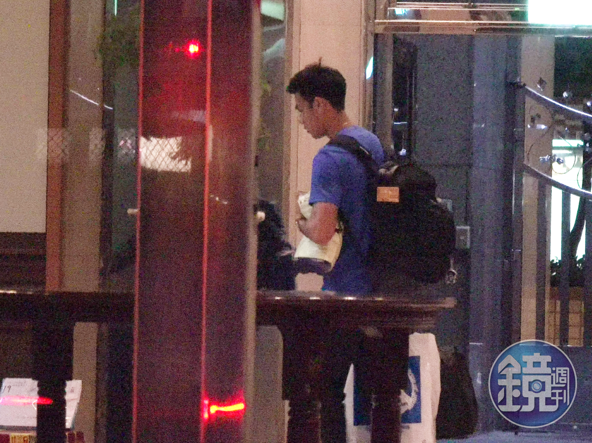 楊俊瀚被本刊直擊夜入張旖旂香閨。