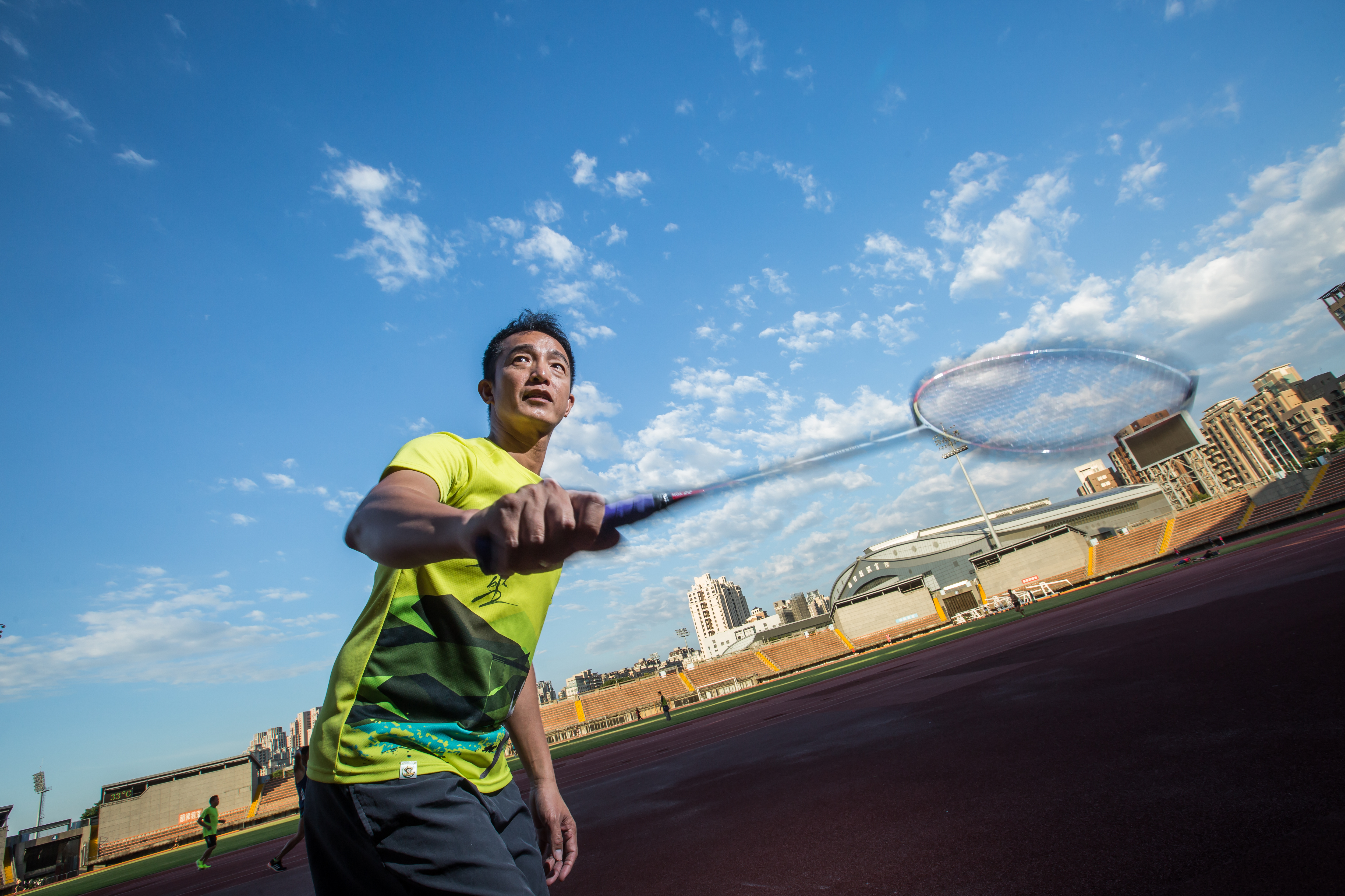 喜愛打羽球的林英權，不會一味冒險殺球，在投資上也講求降低失誤率，增加贏面。