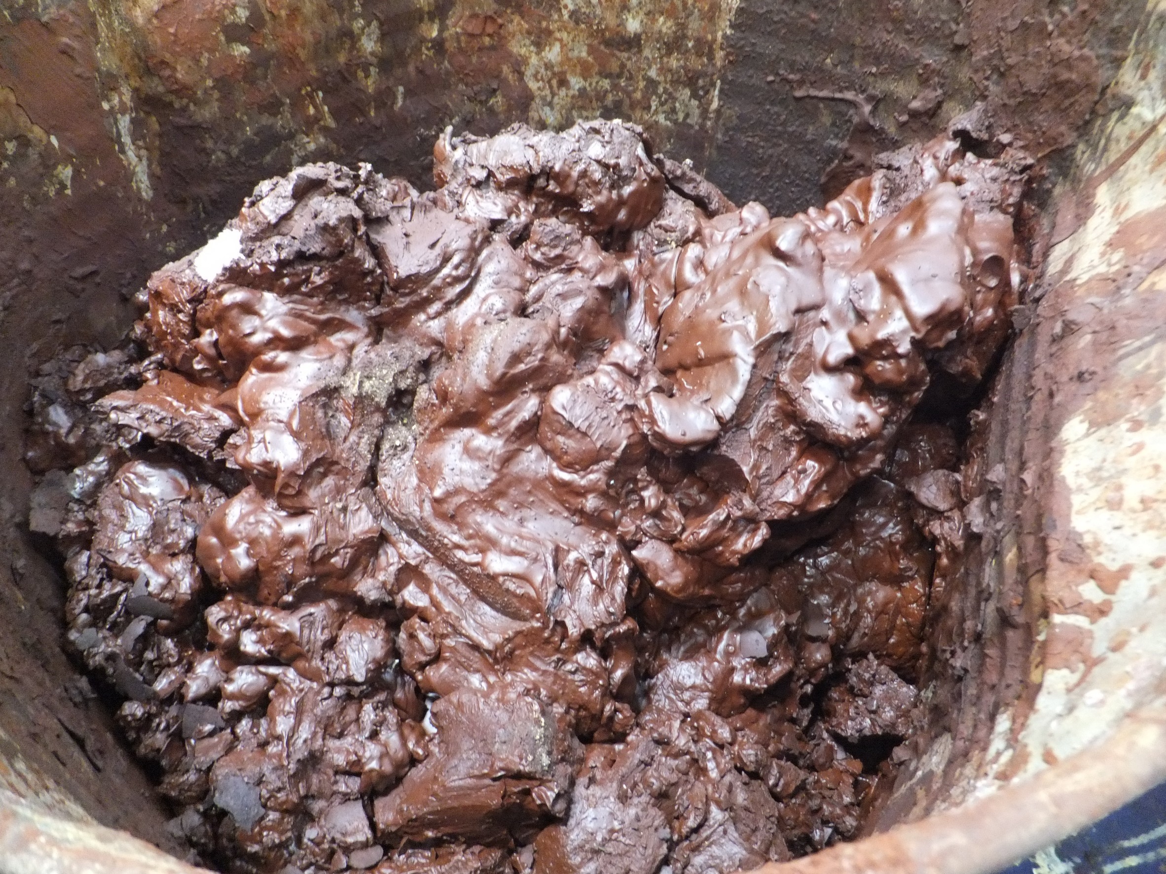 檢警擔心這些有毒廢棄土不知已經掩埋多久，地下水恐怕早已汙染。（檢警提供）