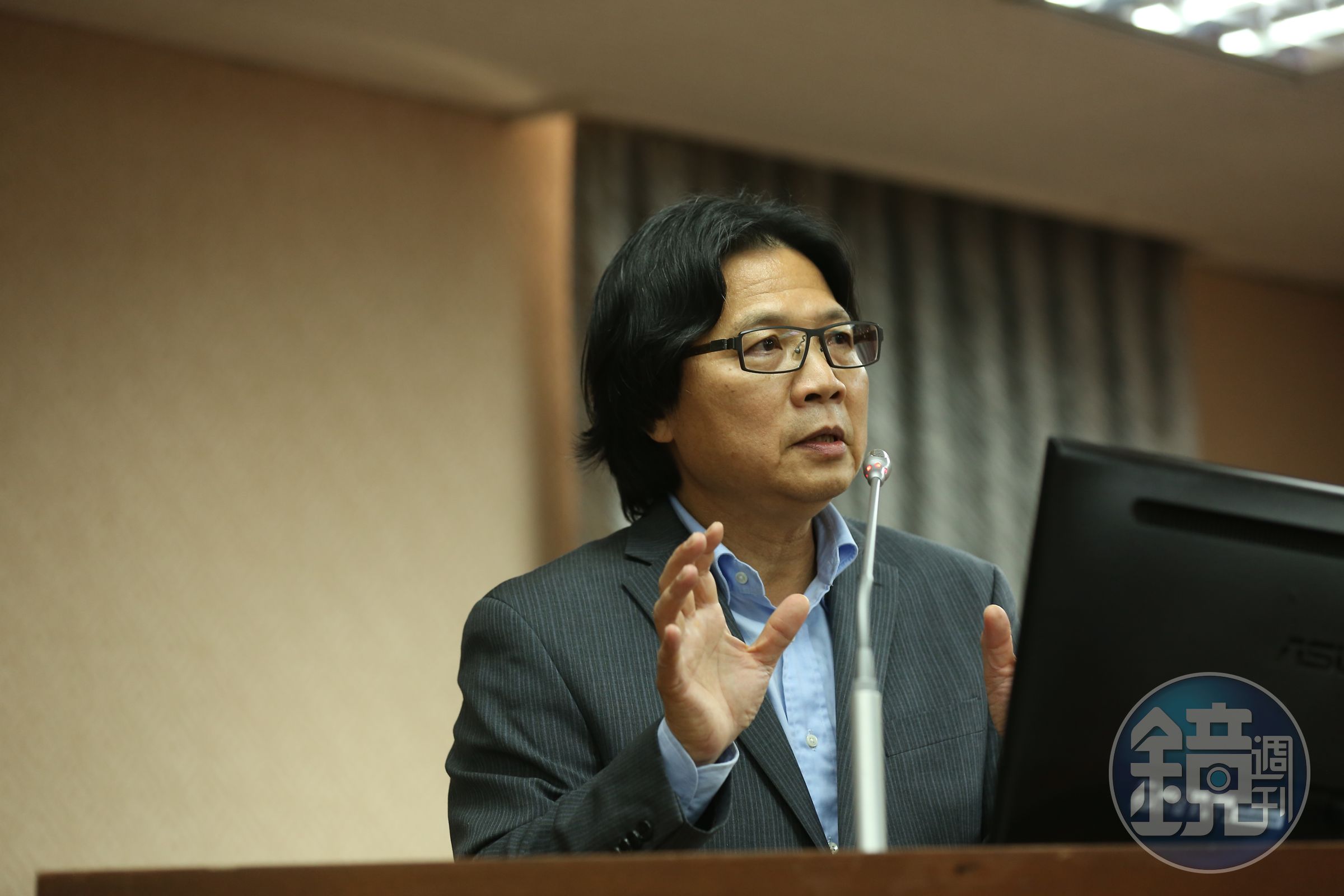 在這波閣員改組中，內政部長葉俊榮由內政部長轉任教育部長。