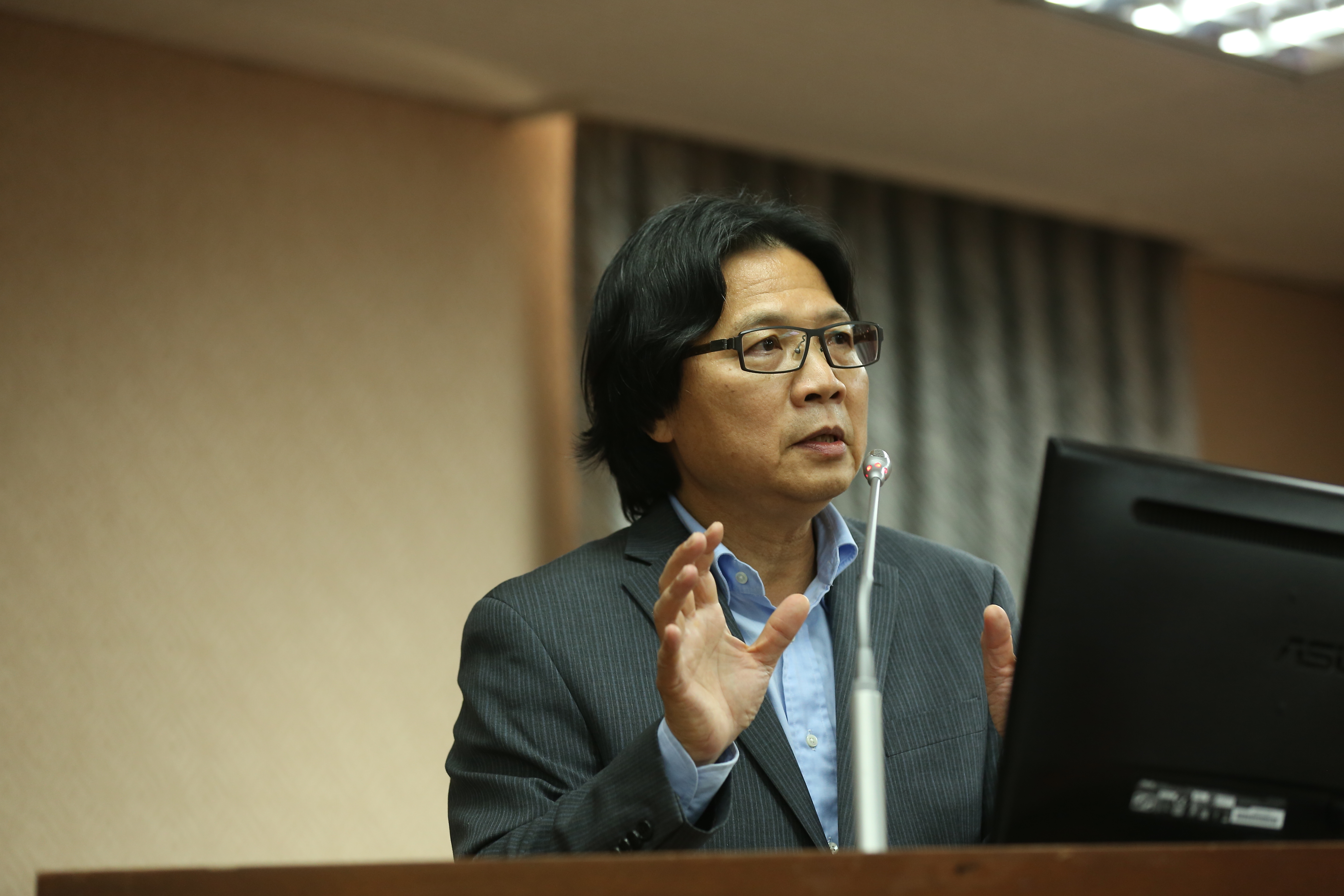 在這波閣員改組中，內政部長葉俊榮由內政部長轉任教育部長。