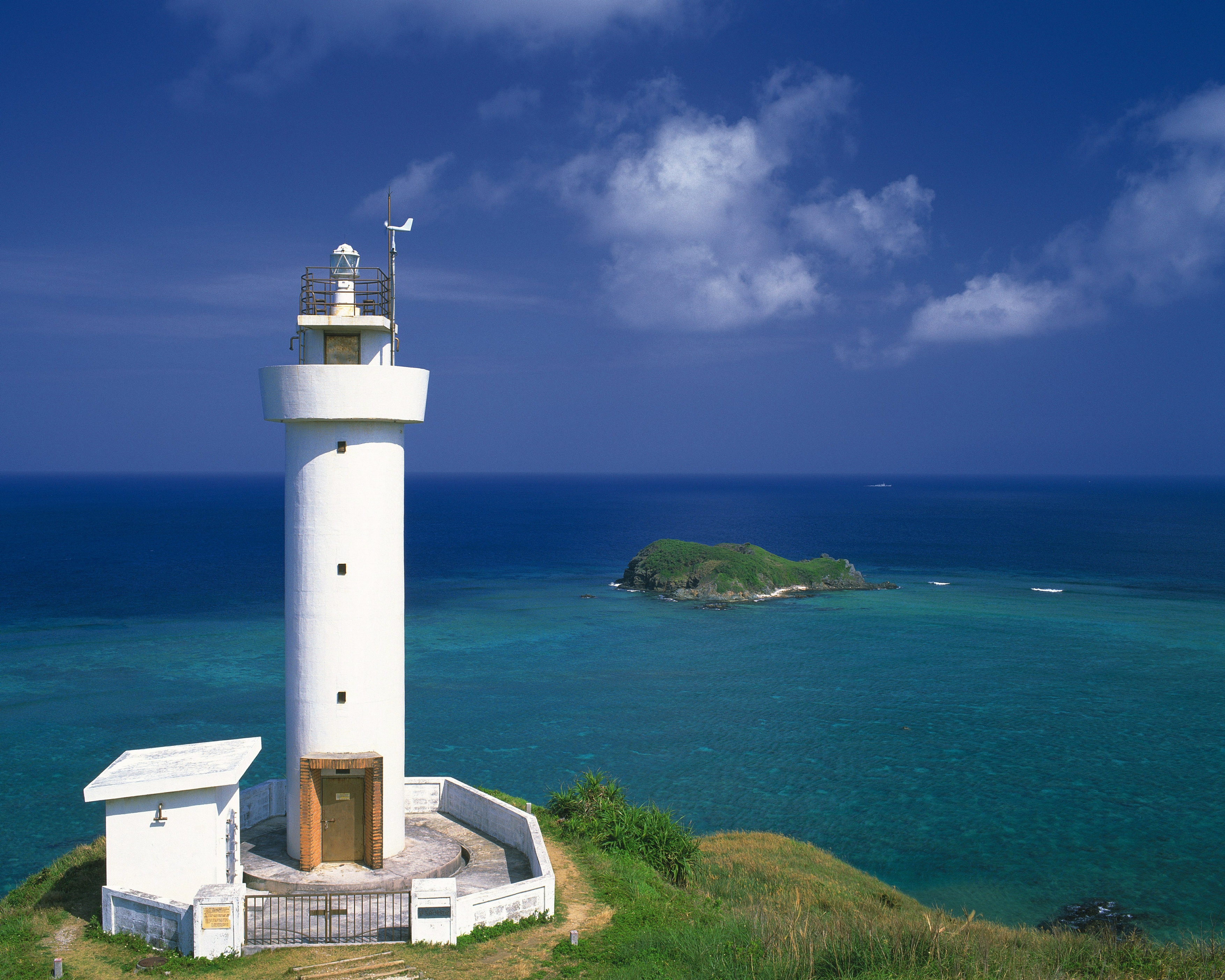 隱藏在沖繩迷人景致的背後，是外人難以探知的貧困問題。（東方IC）