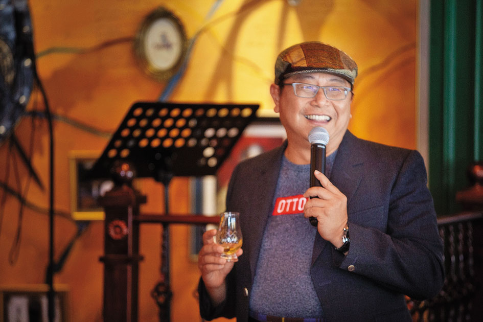 「藏酒論壇」執行長歐頭帶領品飲,以Keeper及媒體人的角色,把威士忌種子撒在長沙最適合的土地上。