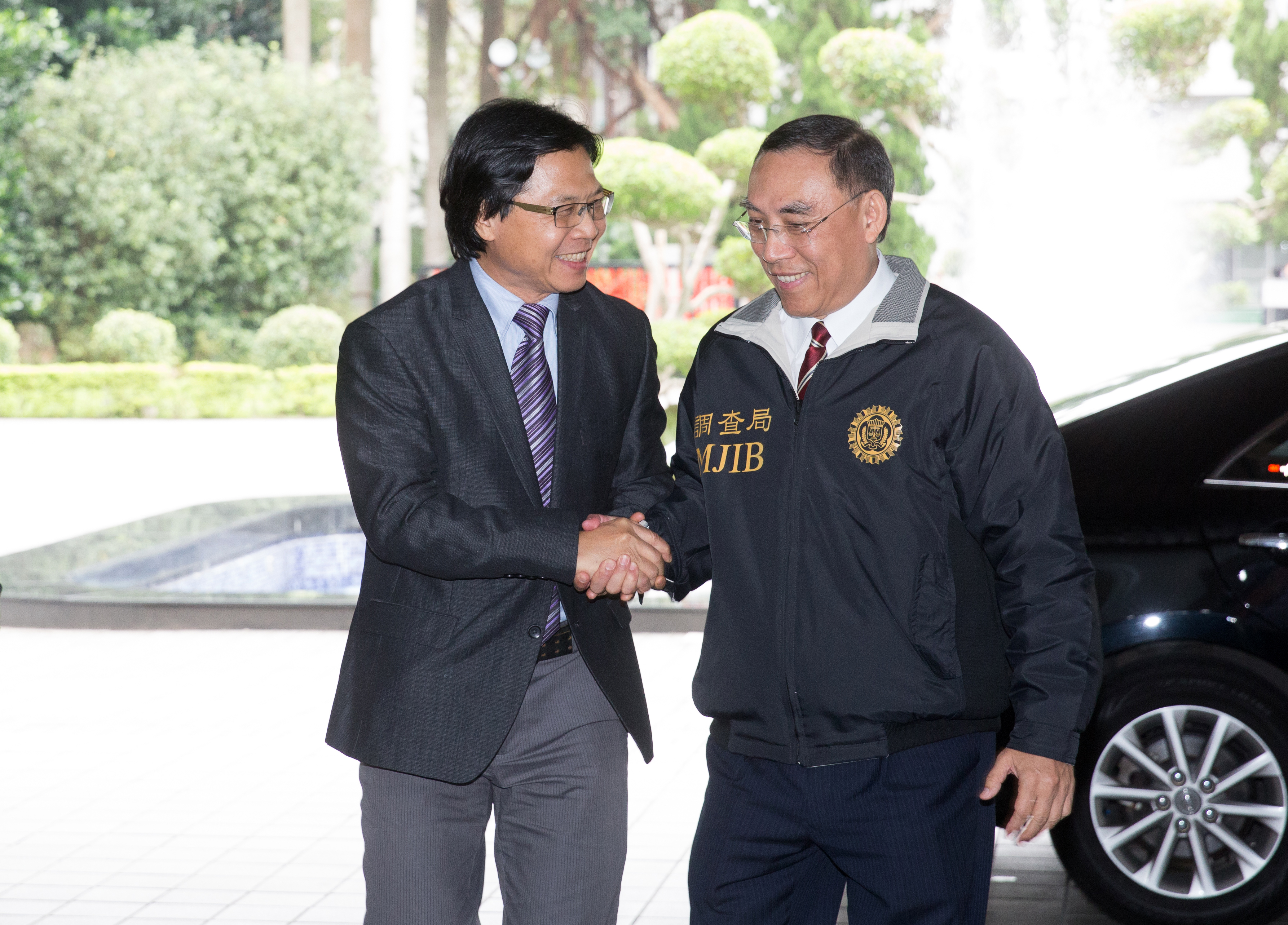 蔡清祥（右）將接任法務部長，劍青檢改發新聞稿祝賀外，也期許蔡繼續推動各項改革。