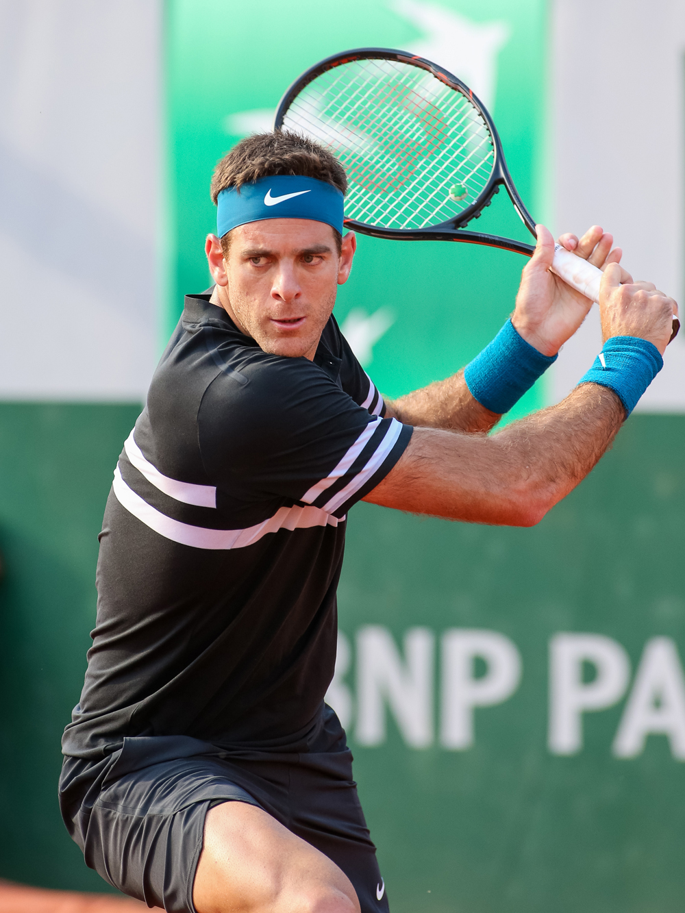 《Juan Martin Del Potro》這位阿根廷名將曾經是「4大天王」以外最強的選手，尤其2009年美網以5盤大戰擊敗費德勒奪下冠軍，更是史詩級的代表作。可惜後來也因傷跌入低潮，成績起伏。今年法網有回歸跡象。（東方IC）