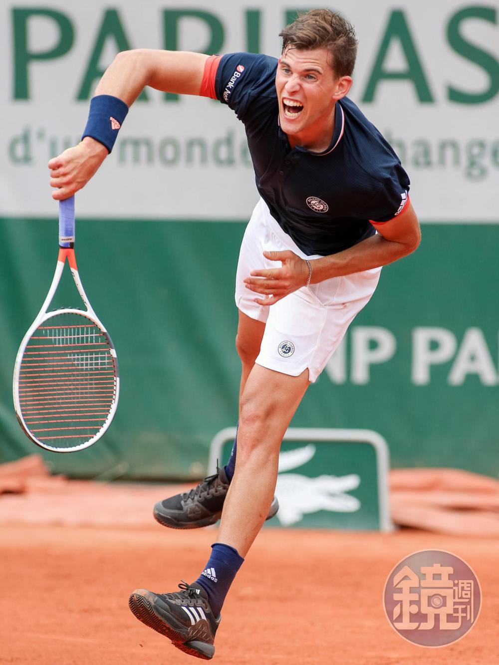 《Dominic Thiem》來自奧地利，今年24歲，與澤瑞夫2人並列新生代中最具潛力的好手，世界排名最高曾經第4（2017年11月），也是近期唯一曾經在紅土球場上擊敗納達爾的人。勞力士與他簽下合作關係，寄望他未來也有機會戴著勞力士錶手捧獎盃。（東方IC）
