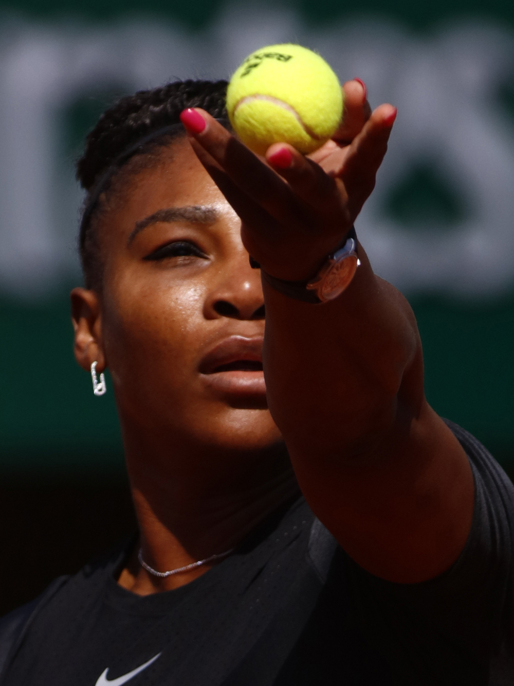《Serena Williams》當代網壇最傳奇的「威廉斯姊妹」的妹妹「小威」，被認為是網球史上最偉大的女子選手之一，擁有23座大滿貫女單冠軍。今年產後復出，選擇以紅土球場重新出發，但未獲得種子選手的身分，讓很多人為她抱不平。（東方IC）