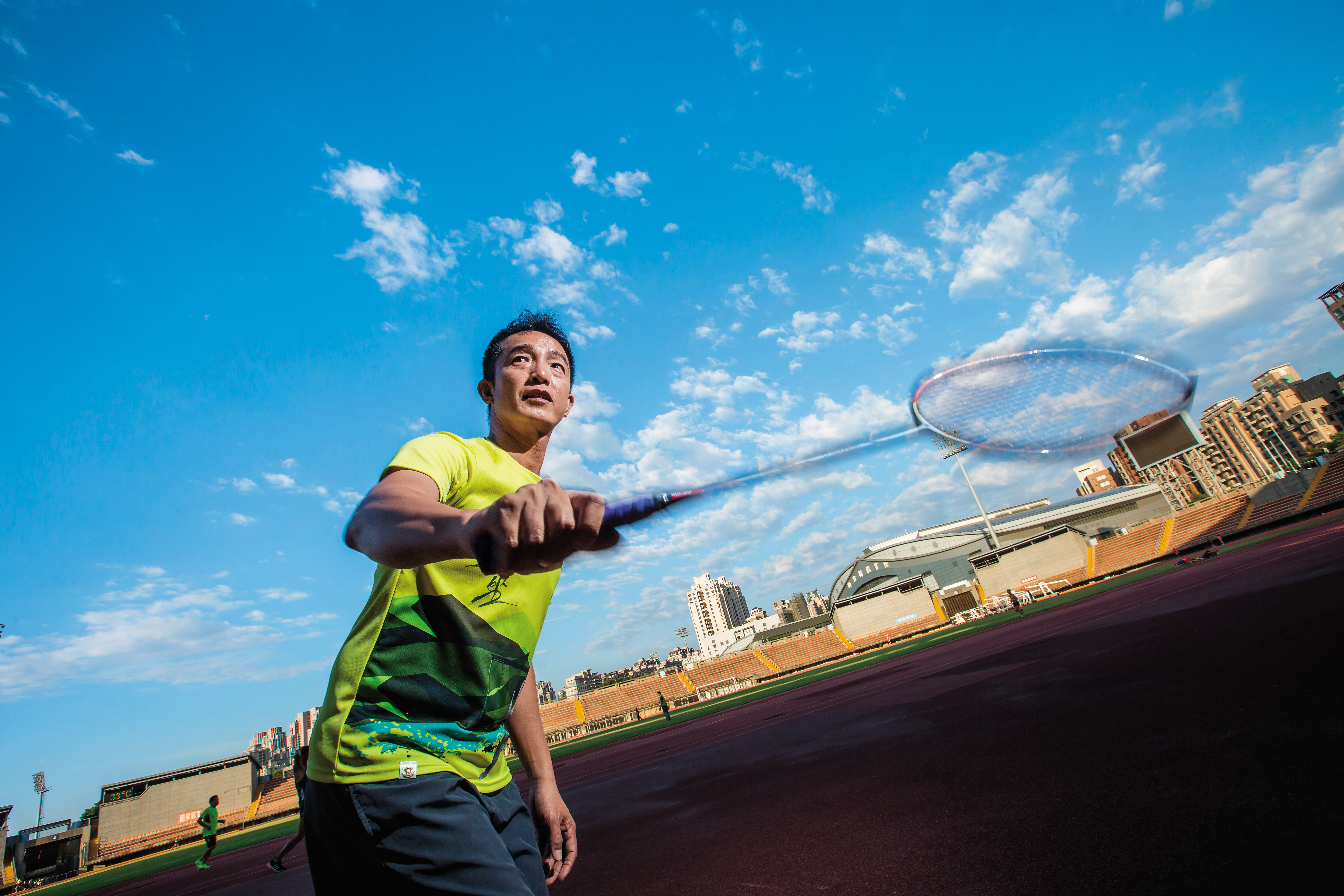 喜愛打羽球的林英權，不會一味冒險殺球，在投資上也講求降低失誤率，增加贏面。