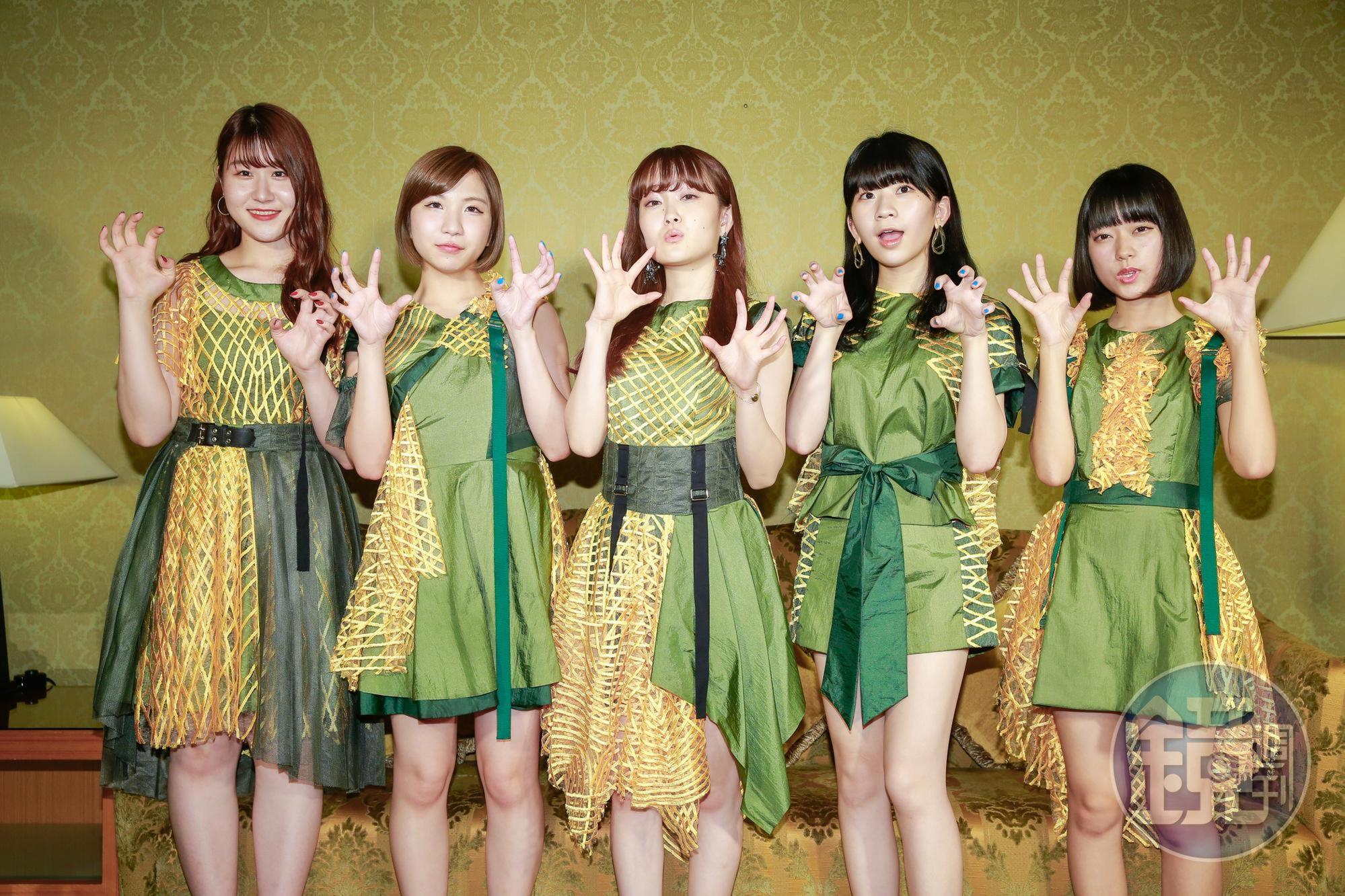 日本超人氣美聲團體Little Glee Monster首次來台,成員左起KAREN、MAYU、芹奈、 MANAKA、ASAHI。