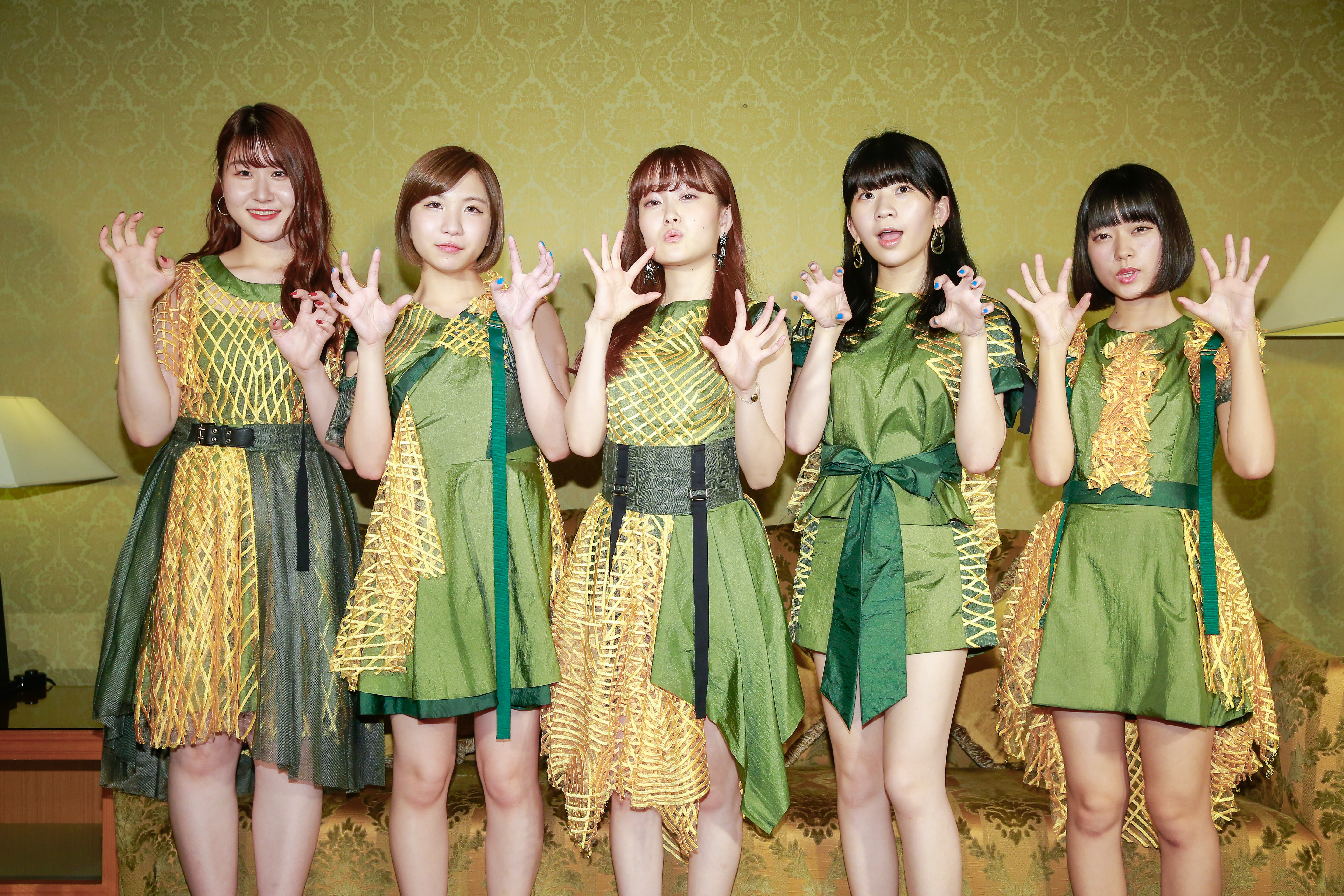 日本超人氣美聲團體Little Glee Monster首次來台，成員左起KAREN、MAYU、芹奈、 MANAKA、ASAHI。