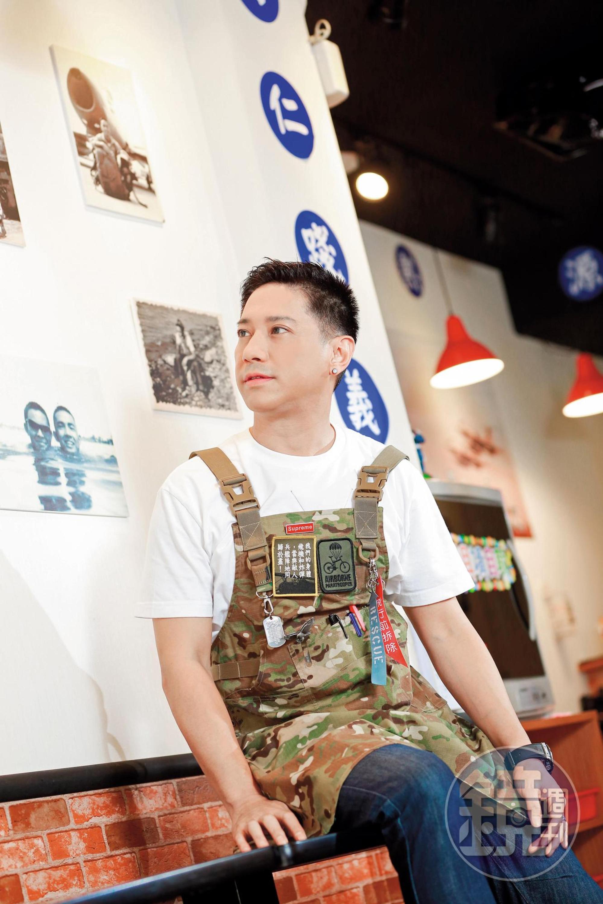 數月前李信恩開起這家將軍養生麵館,他沒事就去店裡幫忙。