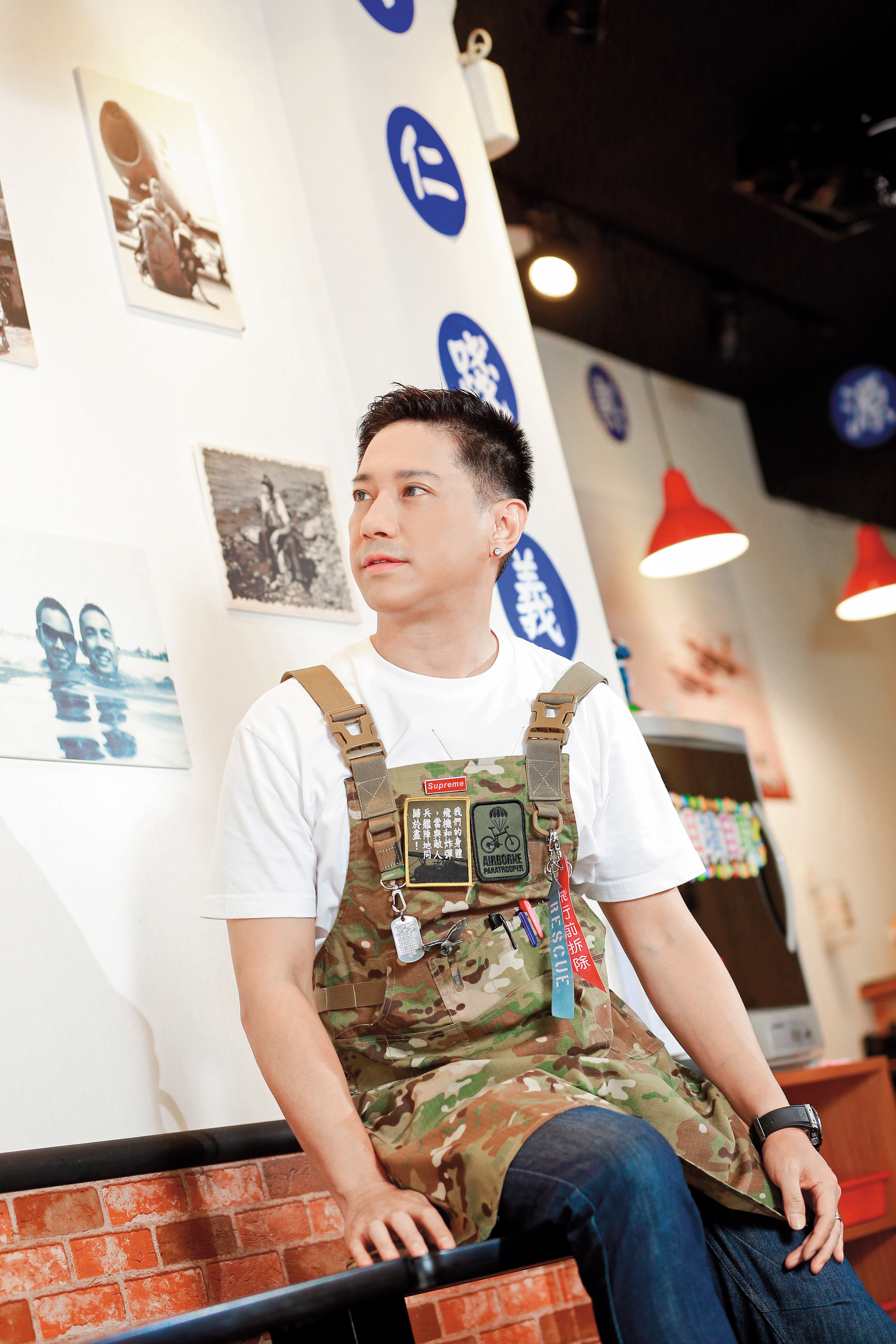 數月前李信恩開起這家將軍養生麵館，他沒事就去店裡幫忙。