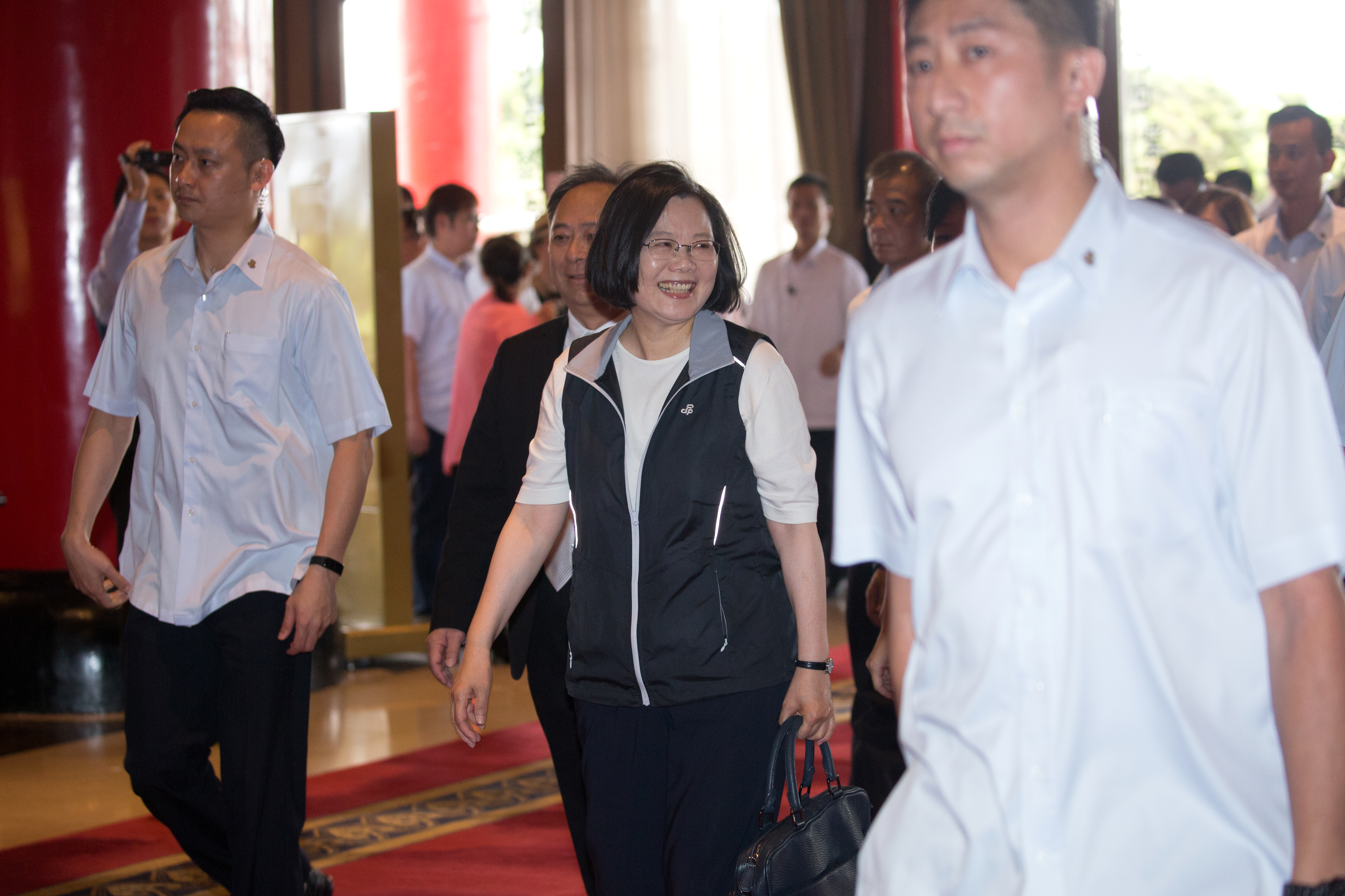 總統兼民進黨主席蔡英文今早一身輕裝出席民進黨「改革政績一定營」活動。