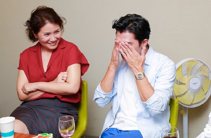 邱澤（右）憶起屢遭徐譽庭打擊的過程，仍難掩挫折。