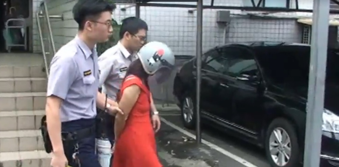 黃女去年因縱火被羈押，羈押期滿後卻再次犯案。（翻攝畫面）