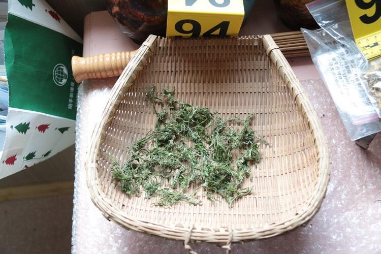 現場查扣的大麻成品、半成品。(海巡署提供)