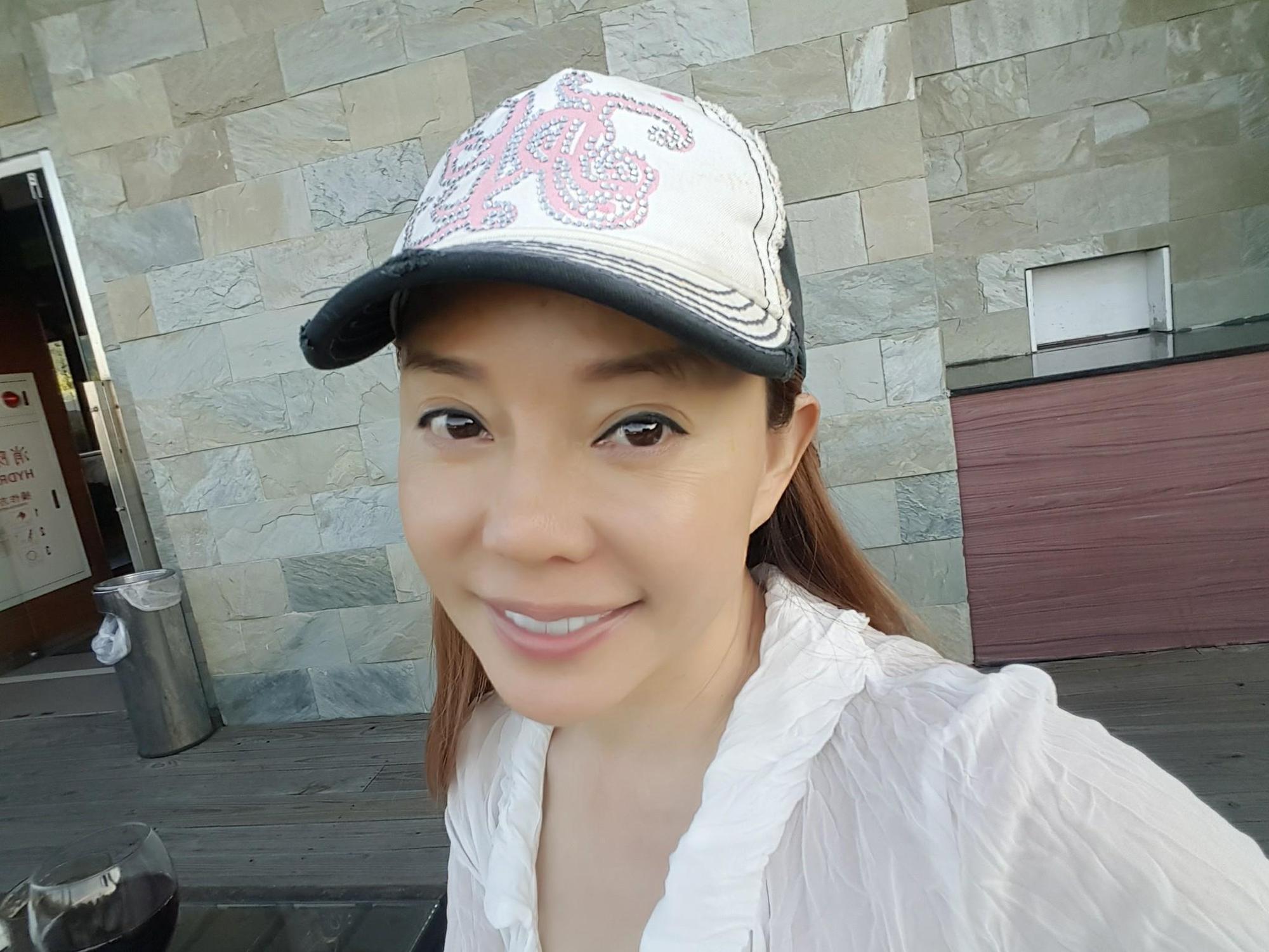狄鶯的兒子孫安佐在美涉嫌恐攻，狄鶯的姊姊狄玫多次替家人說話。（翻攝自狄鶯臉書）