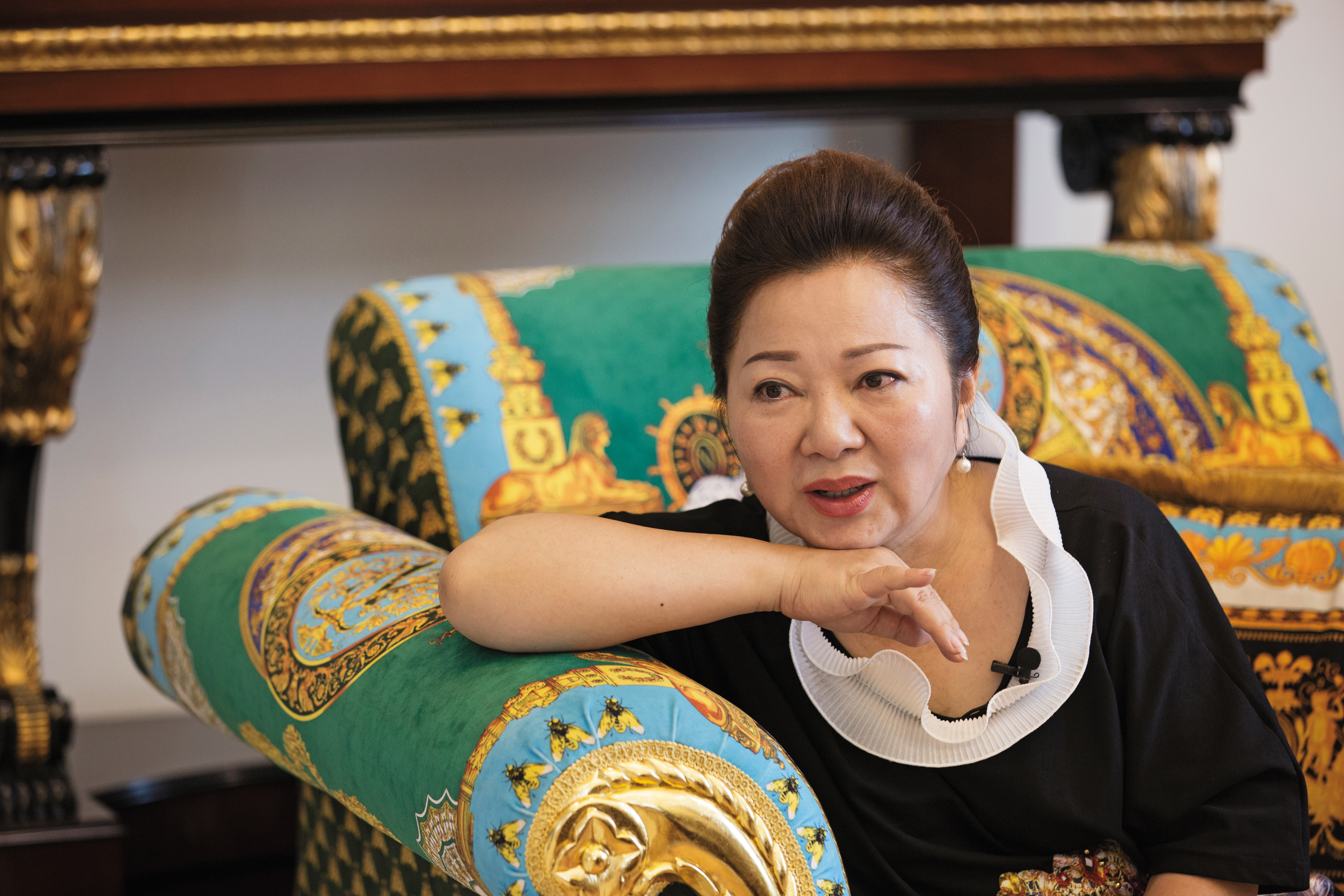 白冰冰說自己真正成了孤兒與寡母，雖無牽掛，但也孤單，所以請同住的大哥、大嫂別搬出去。