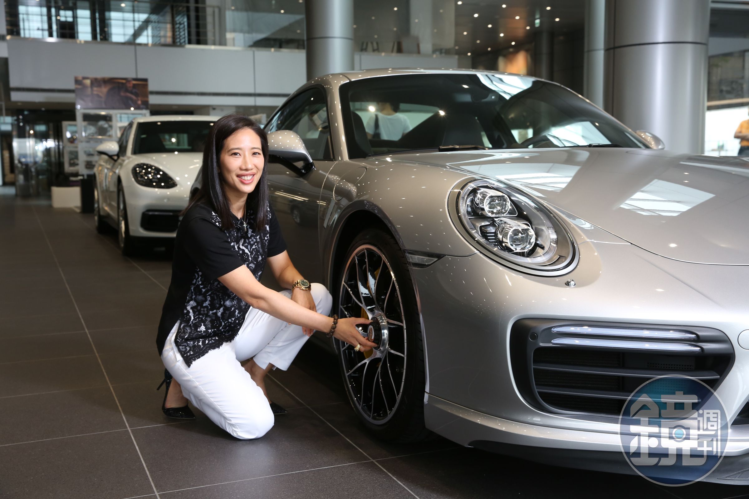高易誼過去在金融界打滾，這回看準台灣豪華車市場，搶賣保時捷。