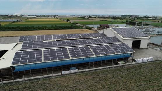 中租控股推出位於彰化的太陽能電廠新案，開放民眾小額認購太陽能電板，預估年收益率達4.26%。（中租控股提供）