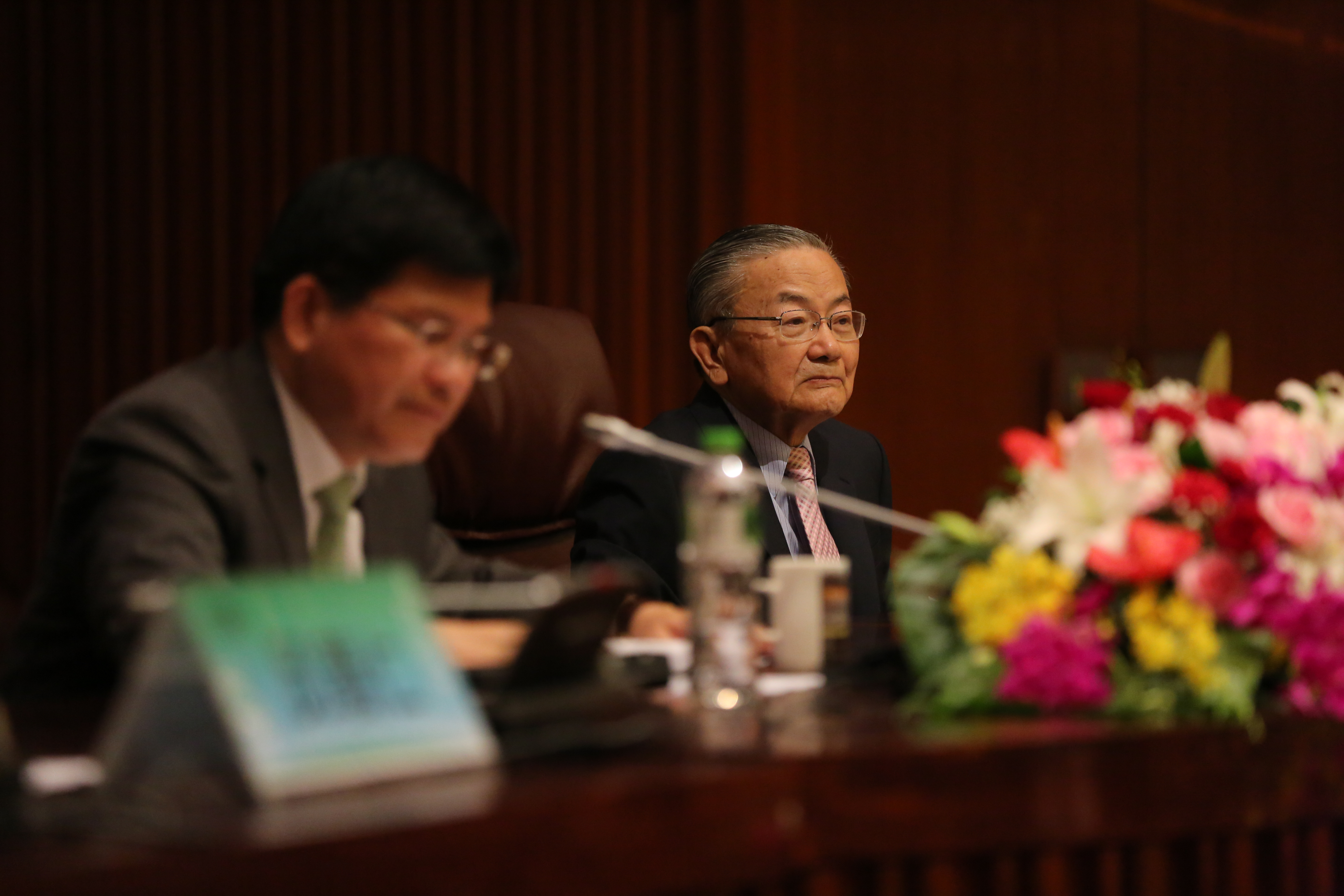 國民黨大老詹春柏（右）向來被視為馬英九的嫡系人馬，三中交易時，多次勸馬踩煞車，甚至要有破局準備，但馬都不聽。