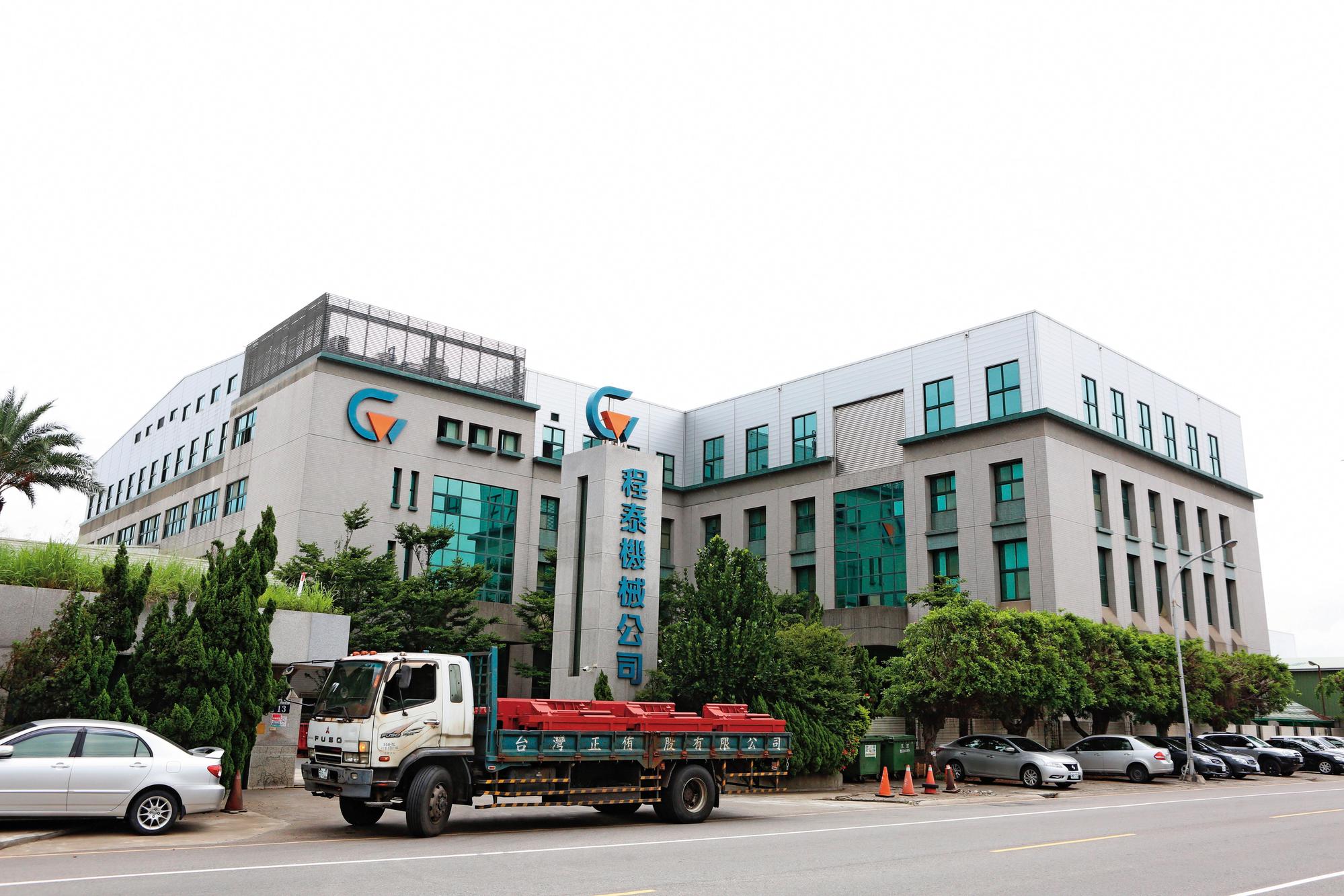 程泰集團旗下擁有程泰、亞崴2家上市公司,總資產約千億元,有望躋身全球十大工具機集團。