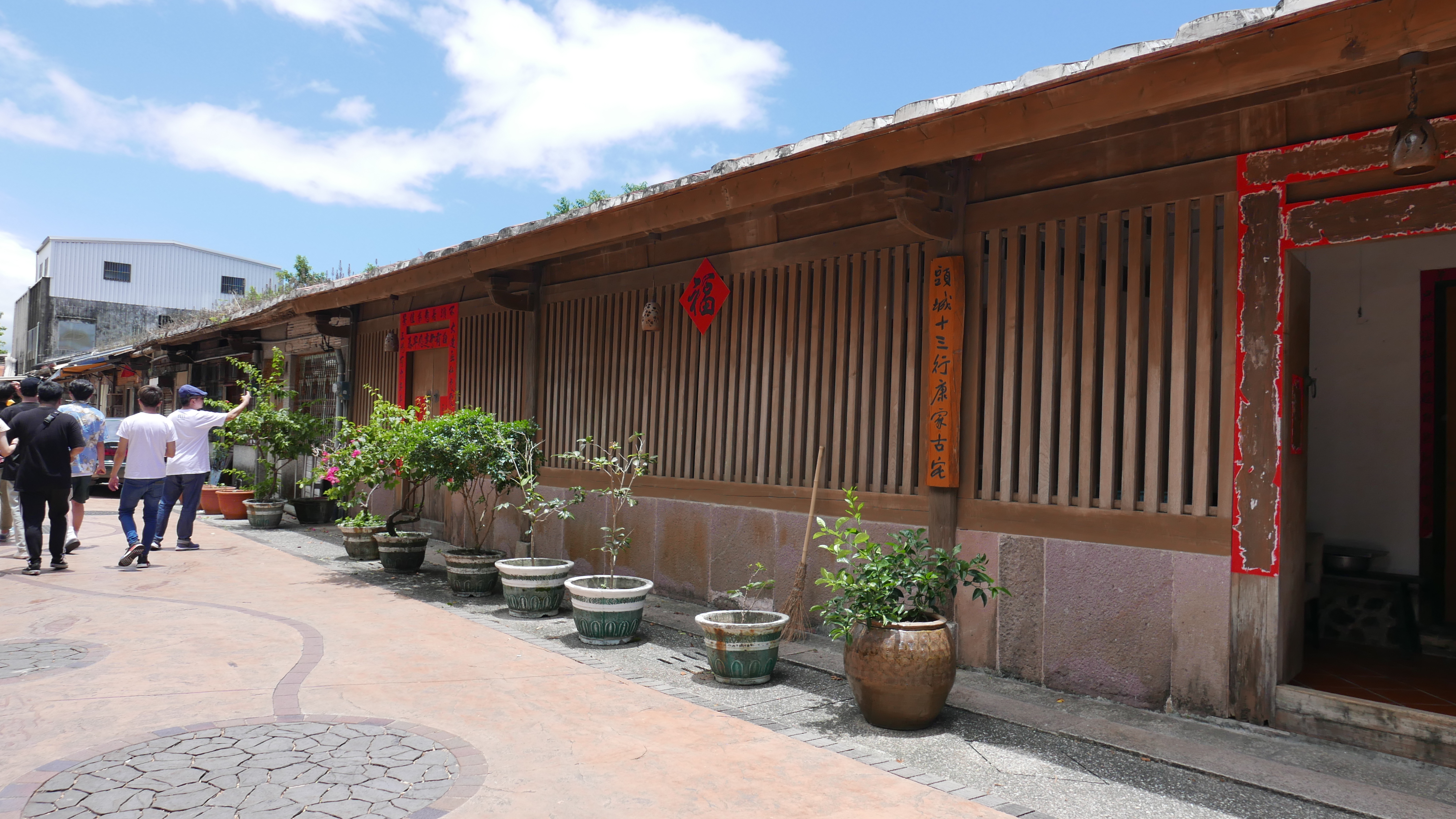 頭城老街存有不少老房子，古樸之味洋溢。