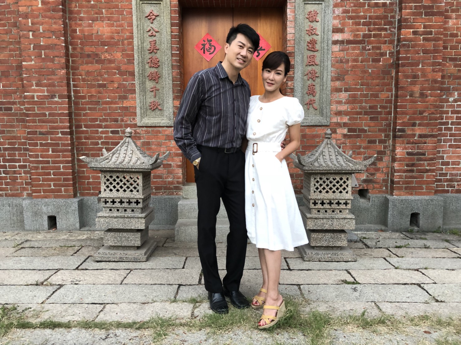 邱琦雯（右）在《大時代》飾演深愛吳皓昇的嬌嬌女。（民視提供）