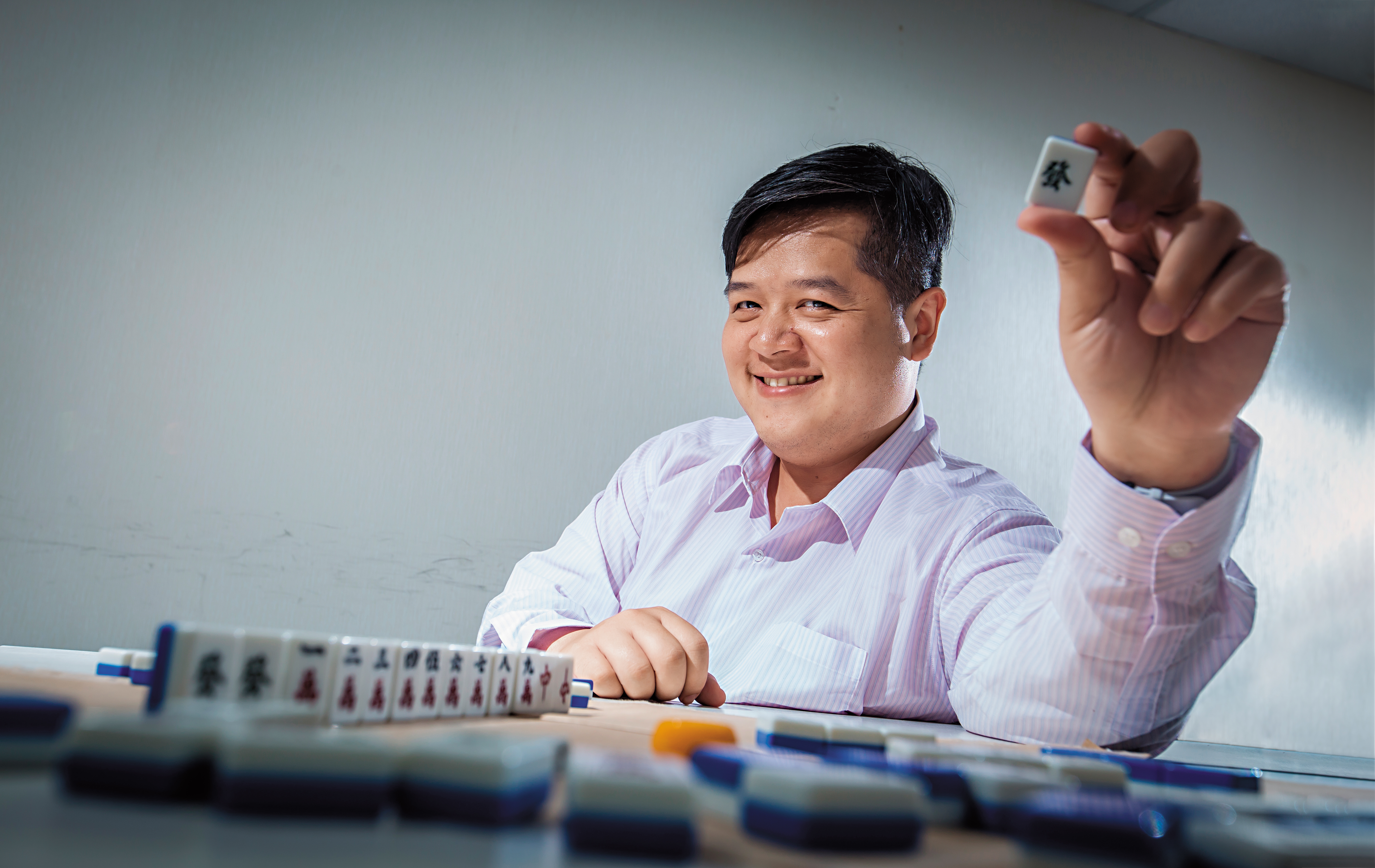 投資網紅彭貝爾最大嗜好是打麻將，從牌桌上學會「控制人性」。