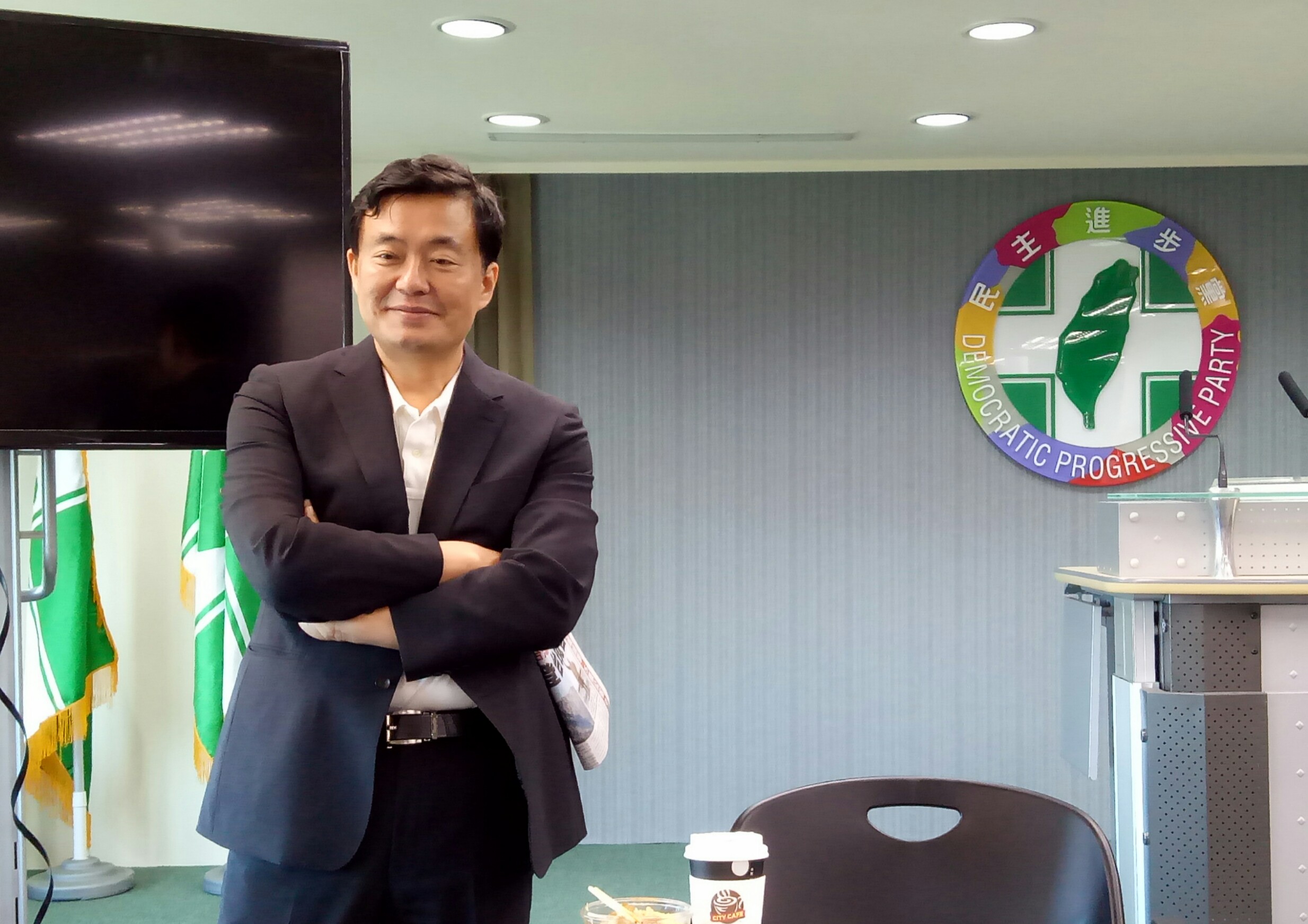 民進黨祕書長洪耀福與媒體茶敘。