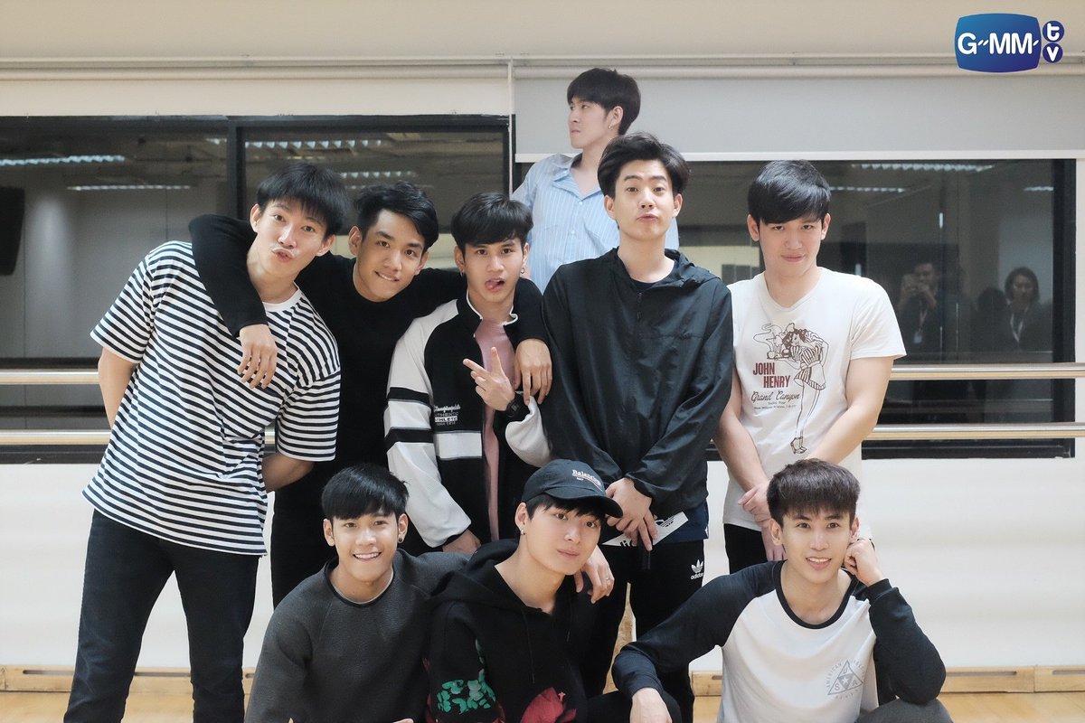 泰國BL劇《一年生S》9位主要演員首次在海外場合體，期待與台灣粉絲見面。（佳音娛樂提供）