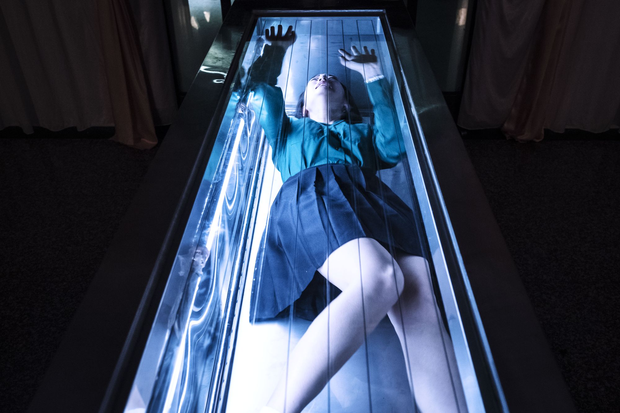 王淨尚存的意識仍在冰櫃裡掙扎。（公視提供）