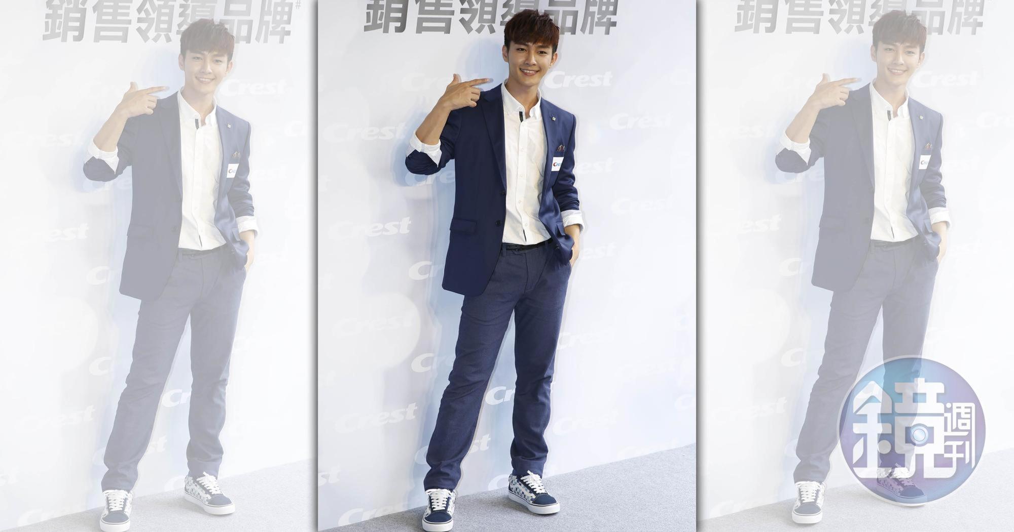 炎亞綸坦言目前中國工作由個人工作室處理，台灣演藝事業仍交由華研。