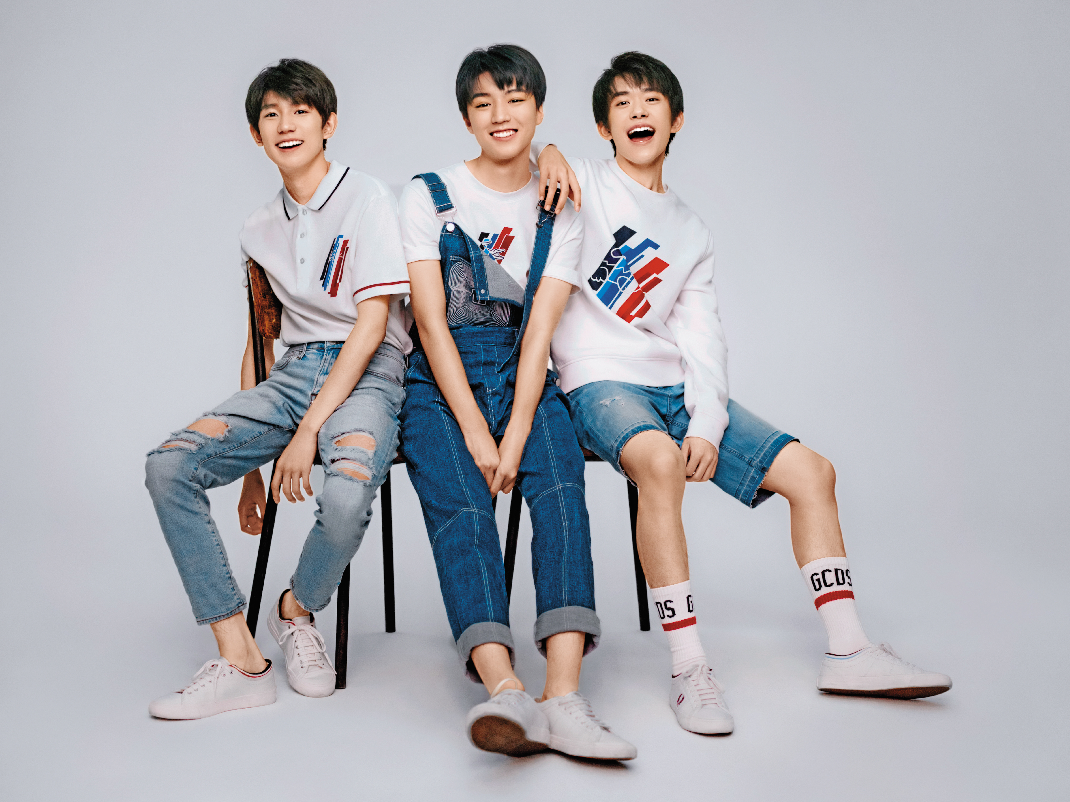 王俊凱(中)所屬的少男團體TFBOYS在兩岸三地擁有高人氣,其他成員王源(左)和易烊千璽(右)也擁有高知名度。(東方IC)