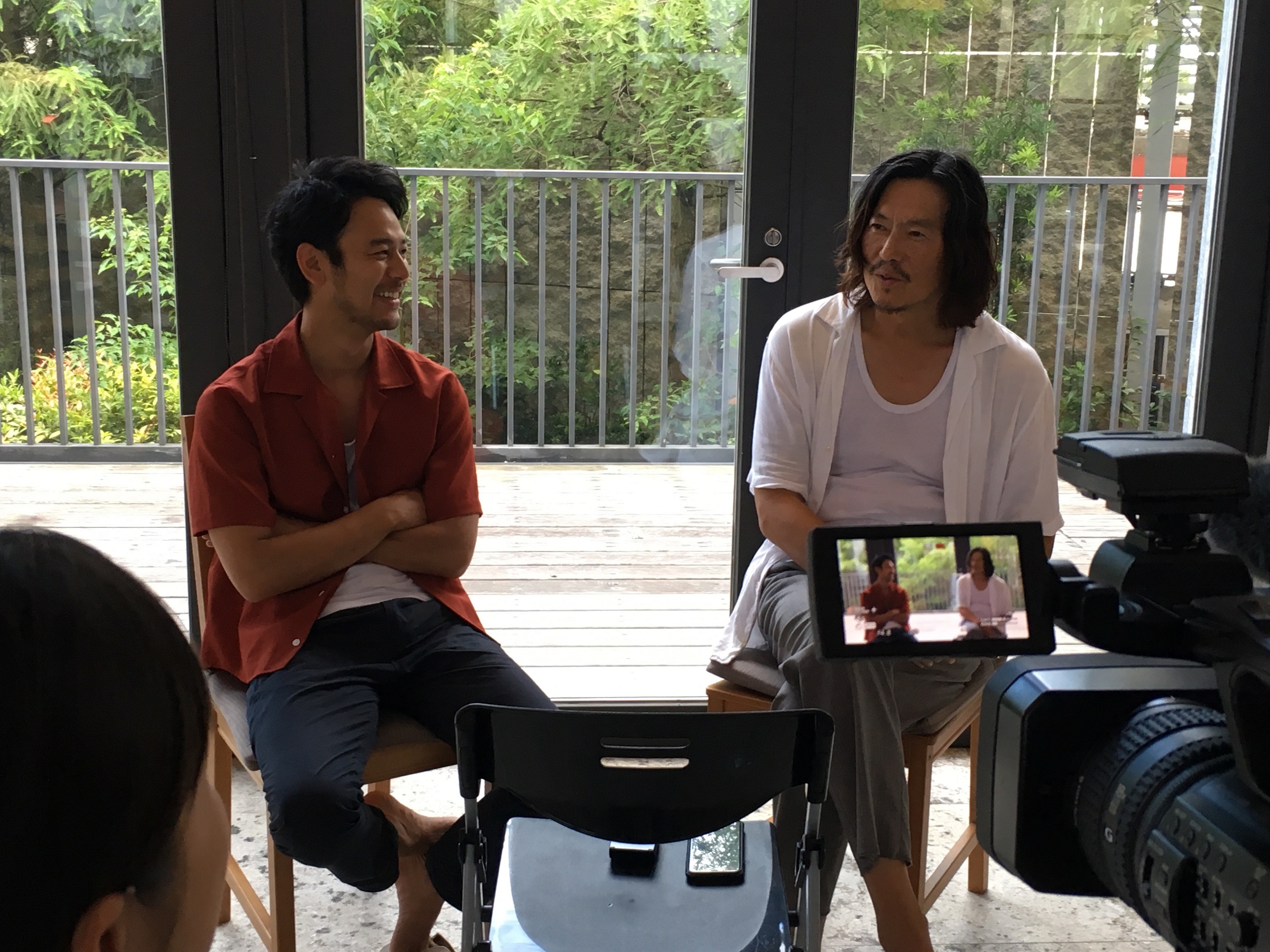 妻夫木聰、豐川悅司日前來台拍攝電影《亡命之途》,該片於21日正式殺青。(威視提供)