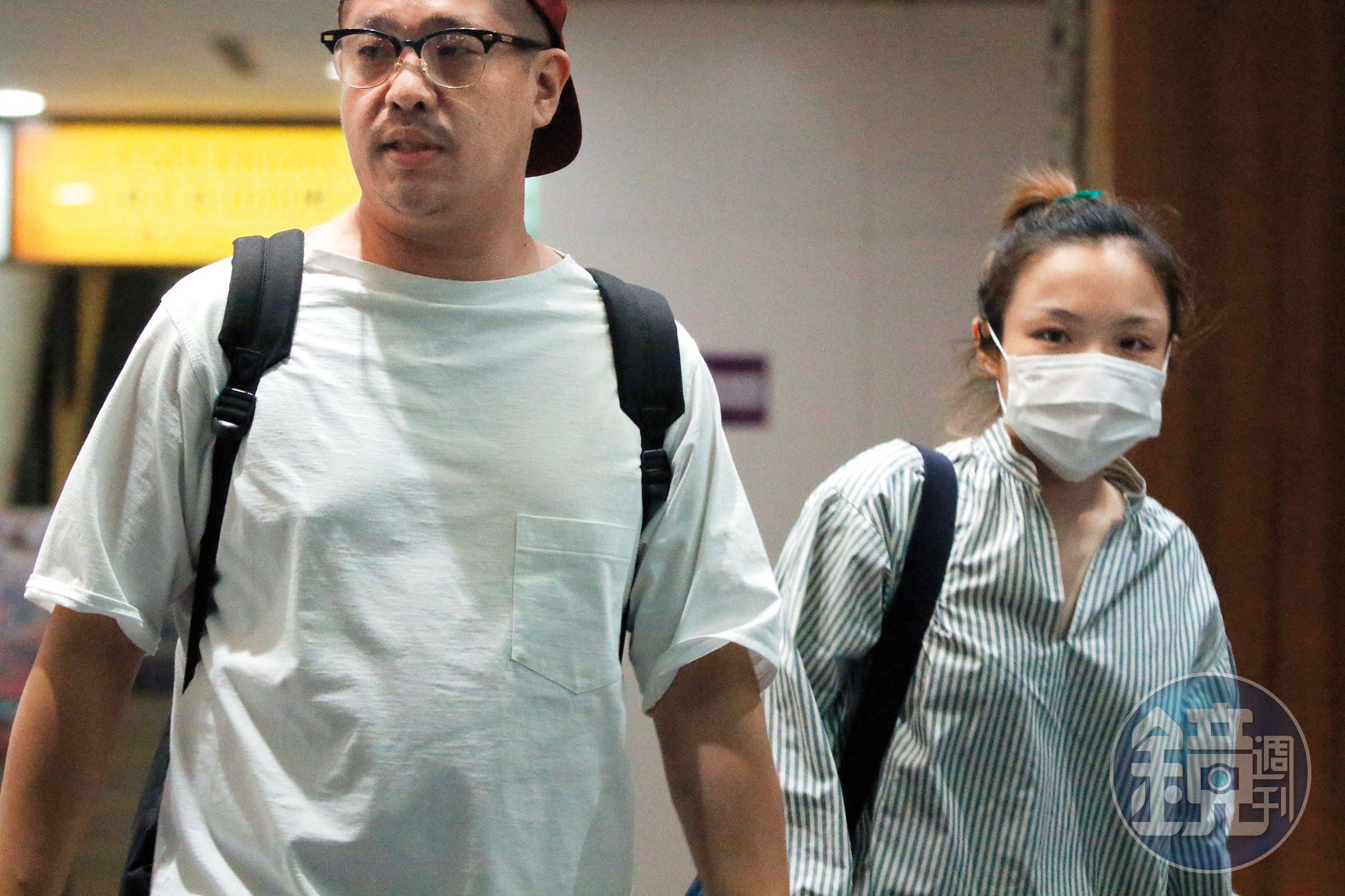 徐佳瑩（右）和李伯恩曾有過一段情，但現在她和MV導演比爾賈（左）交往穩定。