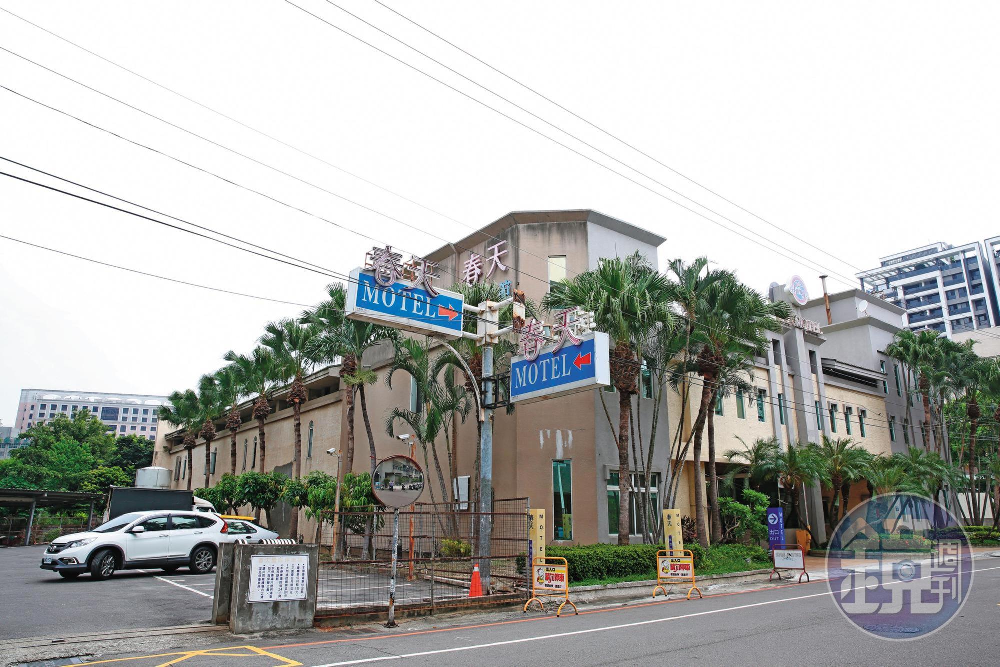 莊嫌供稱,李女一進汽車旅館就情緒失控,他抓狂而勒斃女方。