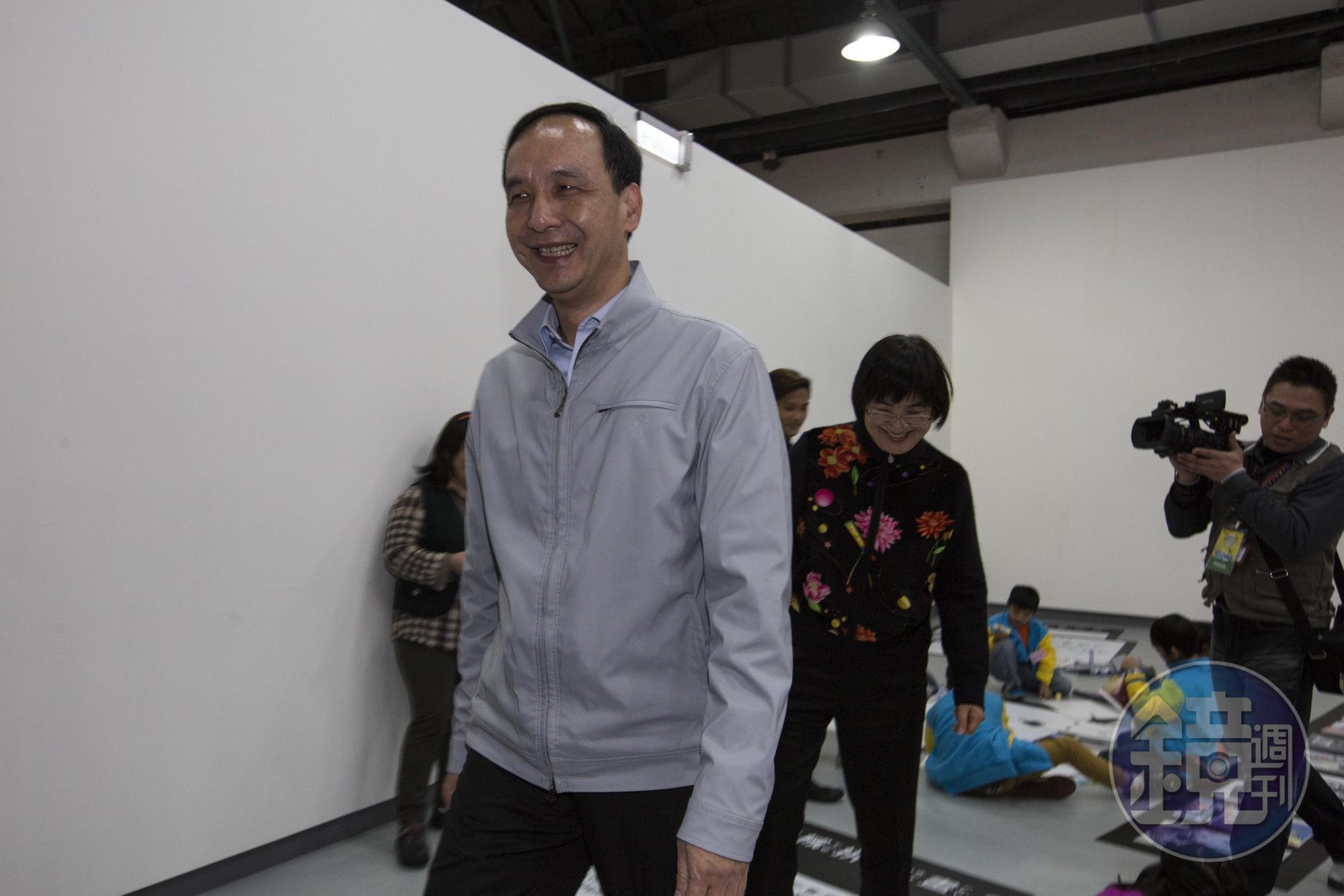 朱立倫一直保持「尊馬」，在馬英九深陷洩密案與三中案時，都是藍營大咖中最先跳出來力挺的人。