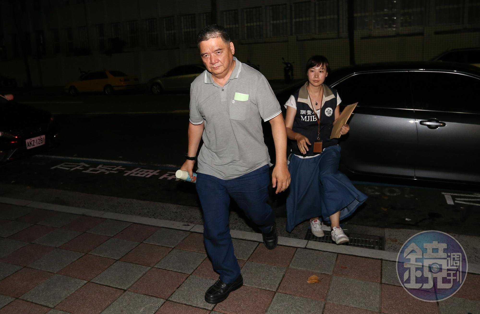 前美麗華總經理賴粵興也遭懷疑涉案,訊後被檢方以100萬元交保。