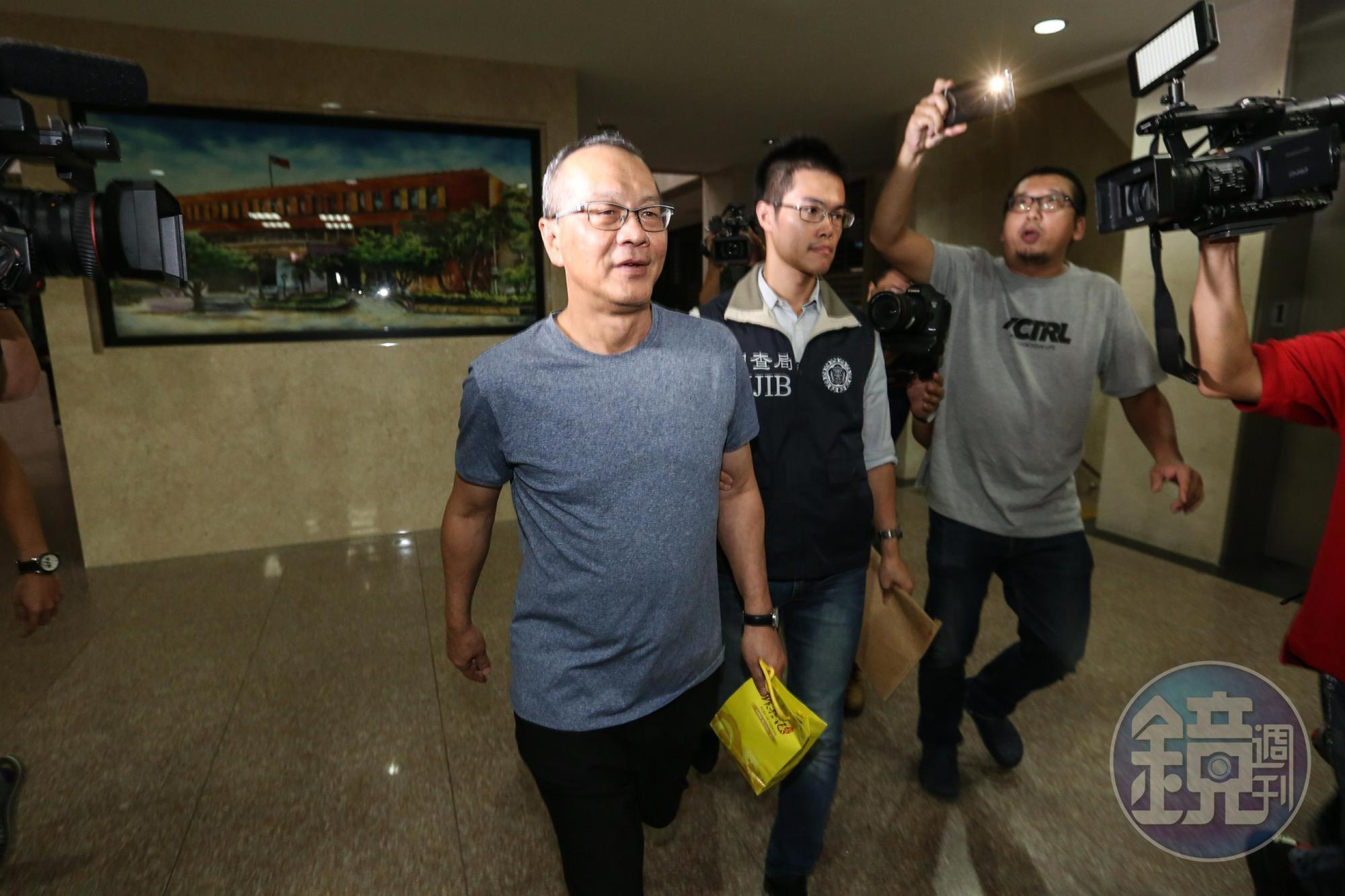 美麗信家族成員黃春發捲入德安航空詐領交通補助款案,上午遭檢方以300萬元交保。
