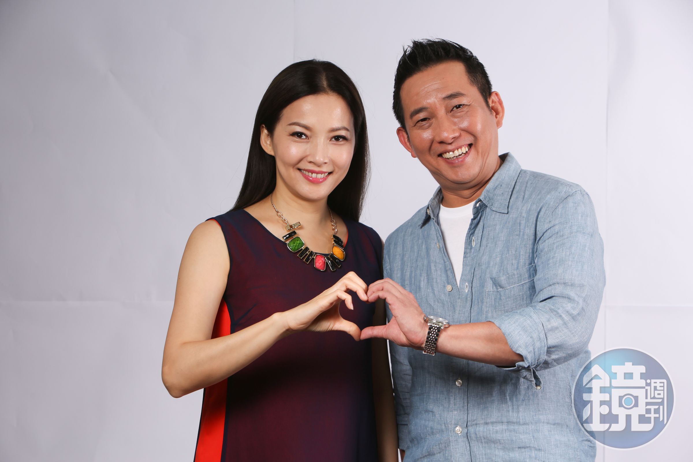 屈中恆將挑戰手語演出舞台劇《悲憫次神的兒女》，王曉書拍拍他：「不怕，我對你有信心」。（果陀劇場提供）