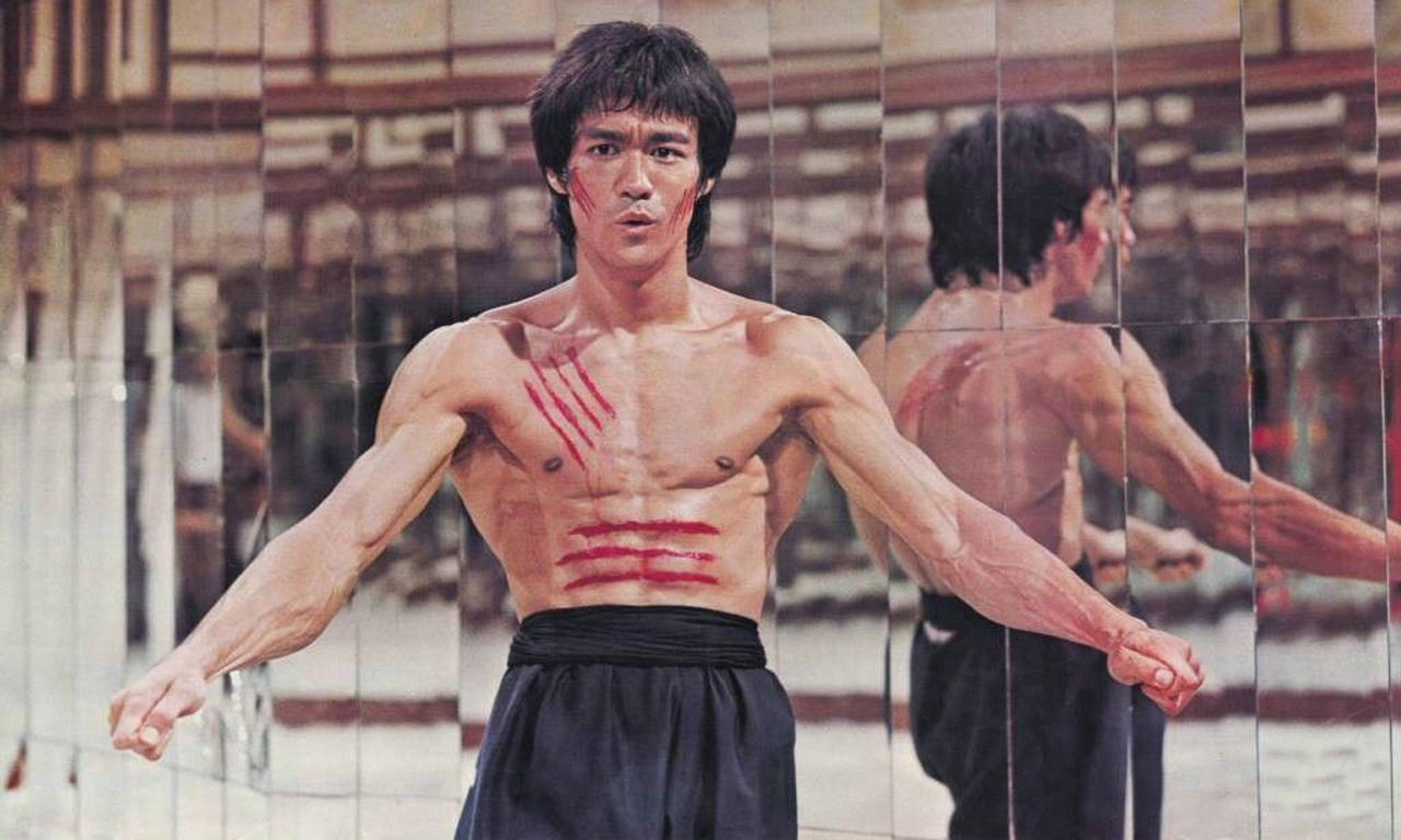 李小龍生涯最賣座、動作場面最多、也令老外最驚豔的電影《龍爭虎鬥》傳出將有重拍計畫。（翻攝自新浪網）