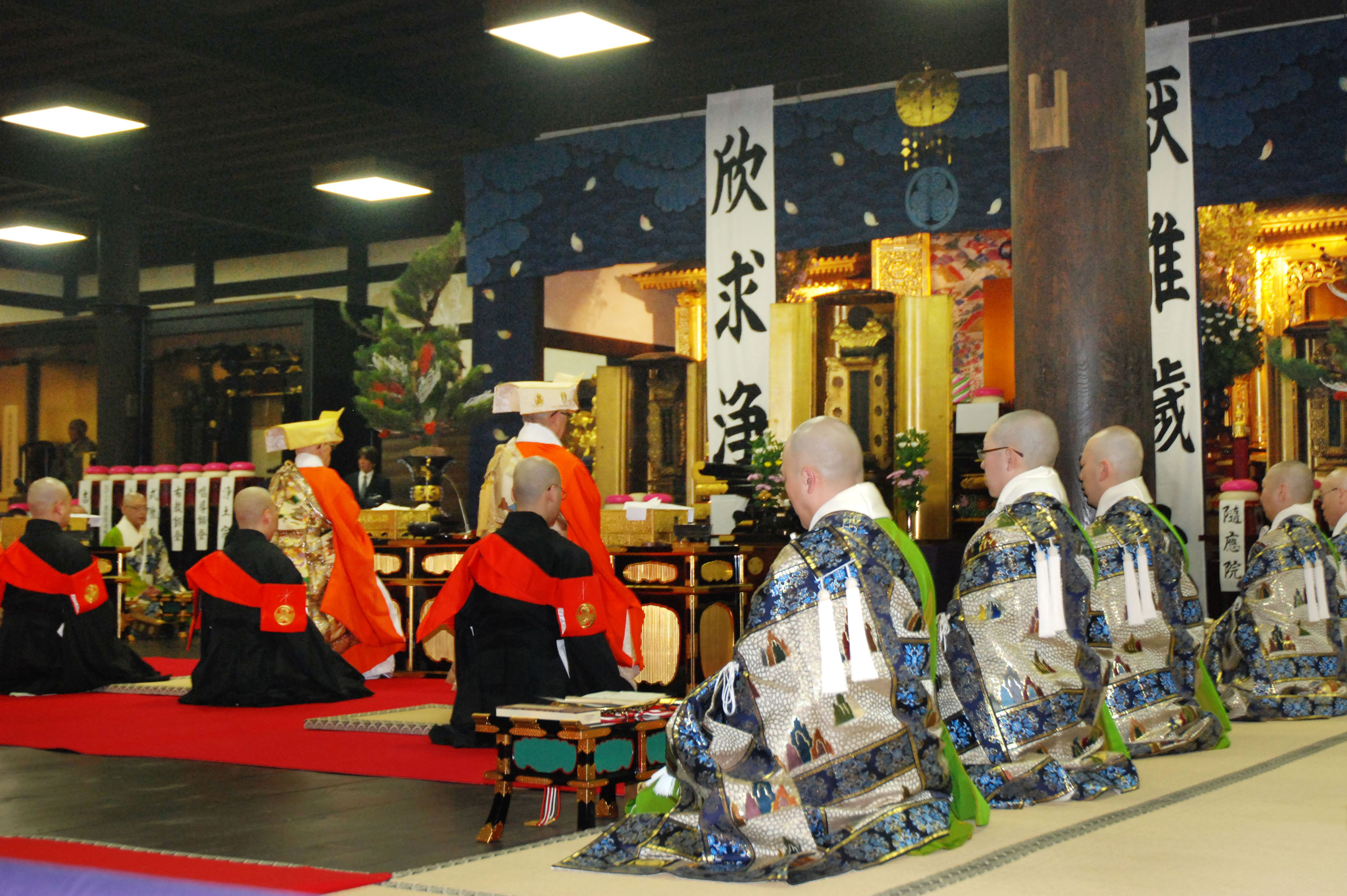 日本習慣為死者舉行佛教儀式，讓寺廟、遺物清理服務和二手商品出現跨界結盟。（東方IC）