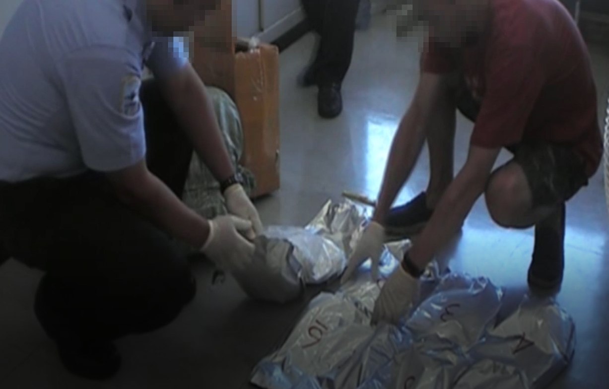 航警局在機場貨物專區攔截第3級毒品19公斤，逮捕蕭姓嫌犯。（刑事局提供）