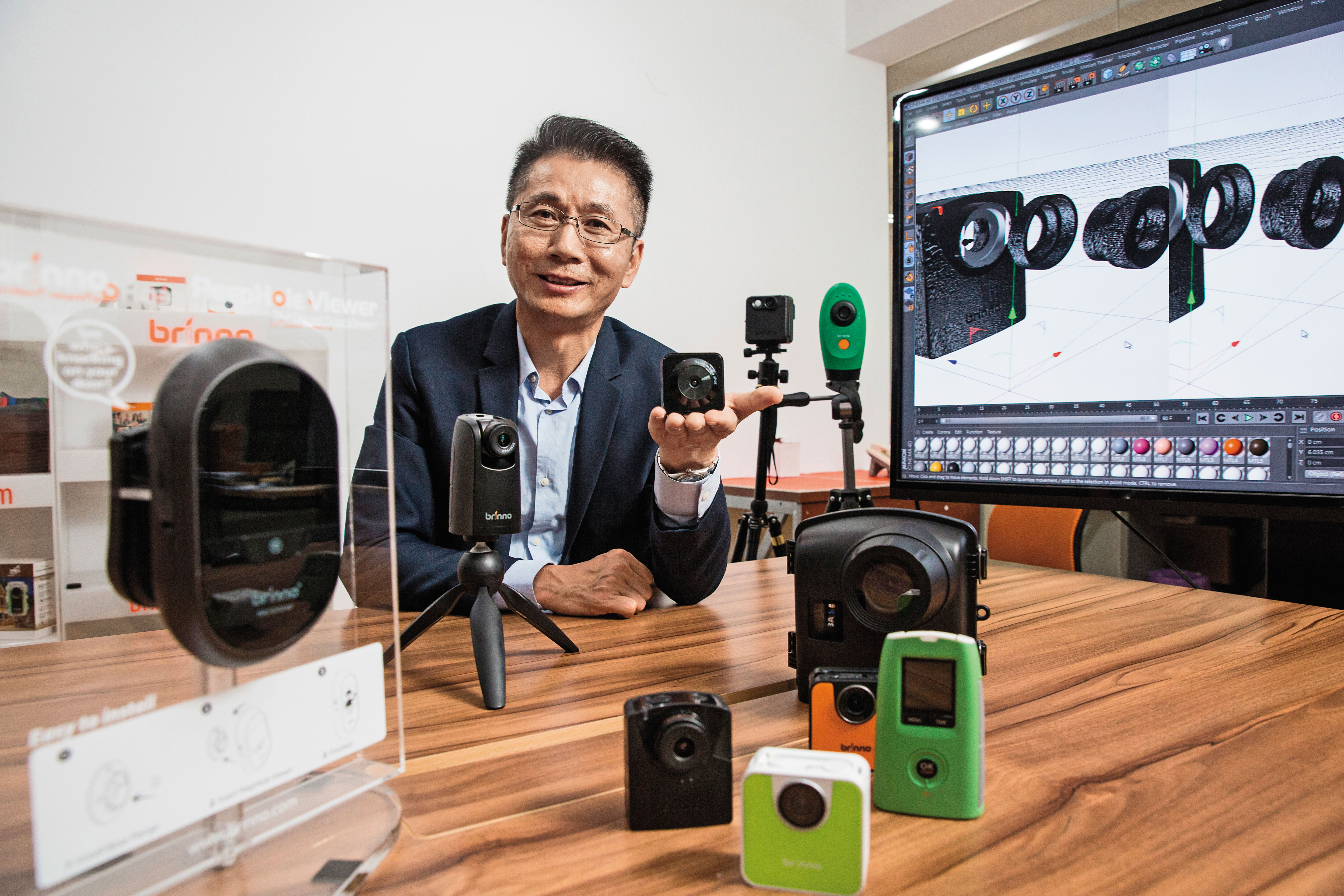 陳世哲靠承接微軟、Vernier、FLIR Systems與PENTAX等國際大廠設計案收益支撐品牌夢，旗下Brinno品牌產品包括縮時相機與電子貓眼相機，公司年營收5.12億元。