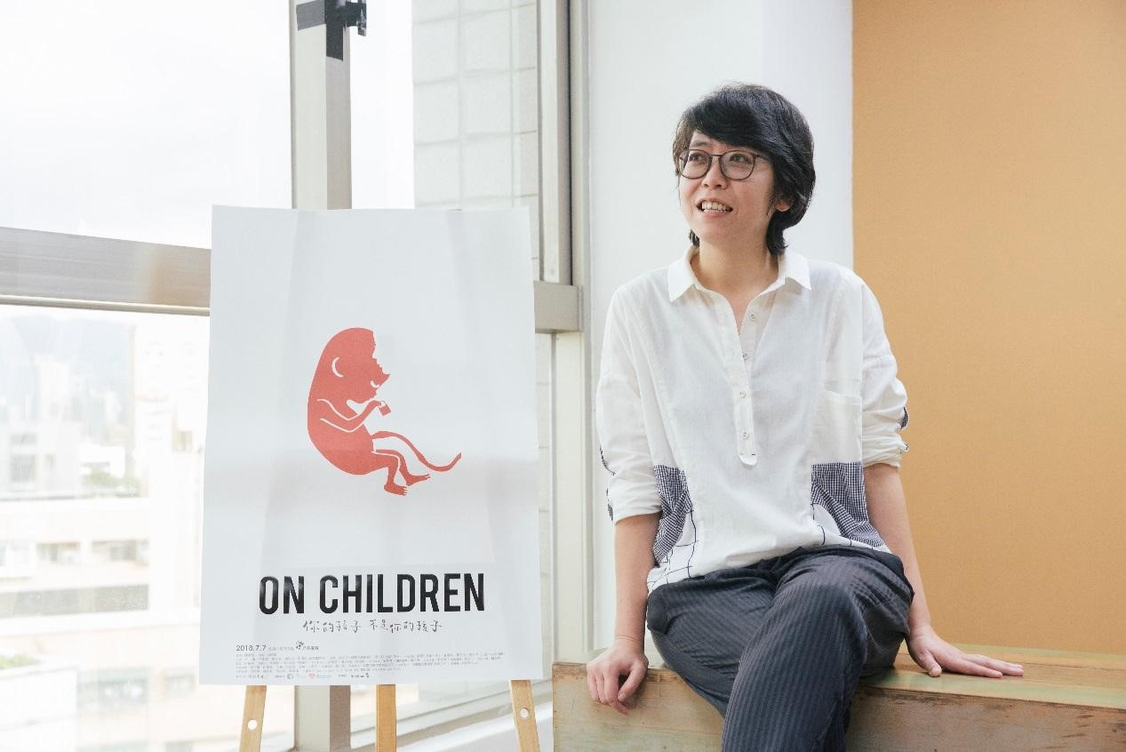 公視節目部經理暨監製於蓓華，與團隊費時超過2年半才完成《你的孩子》。