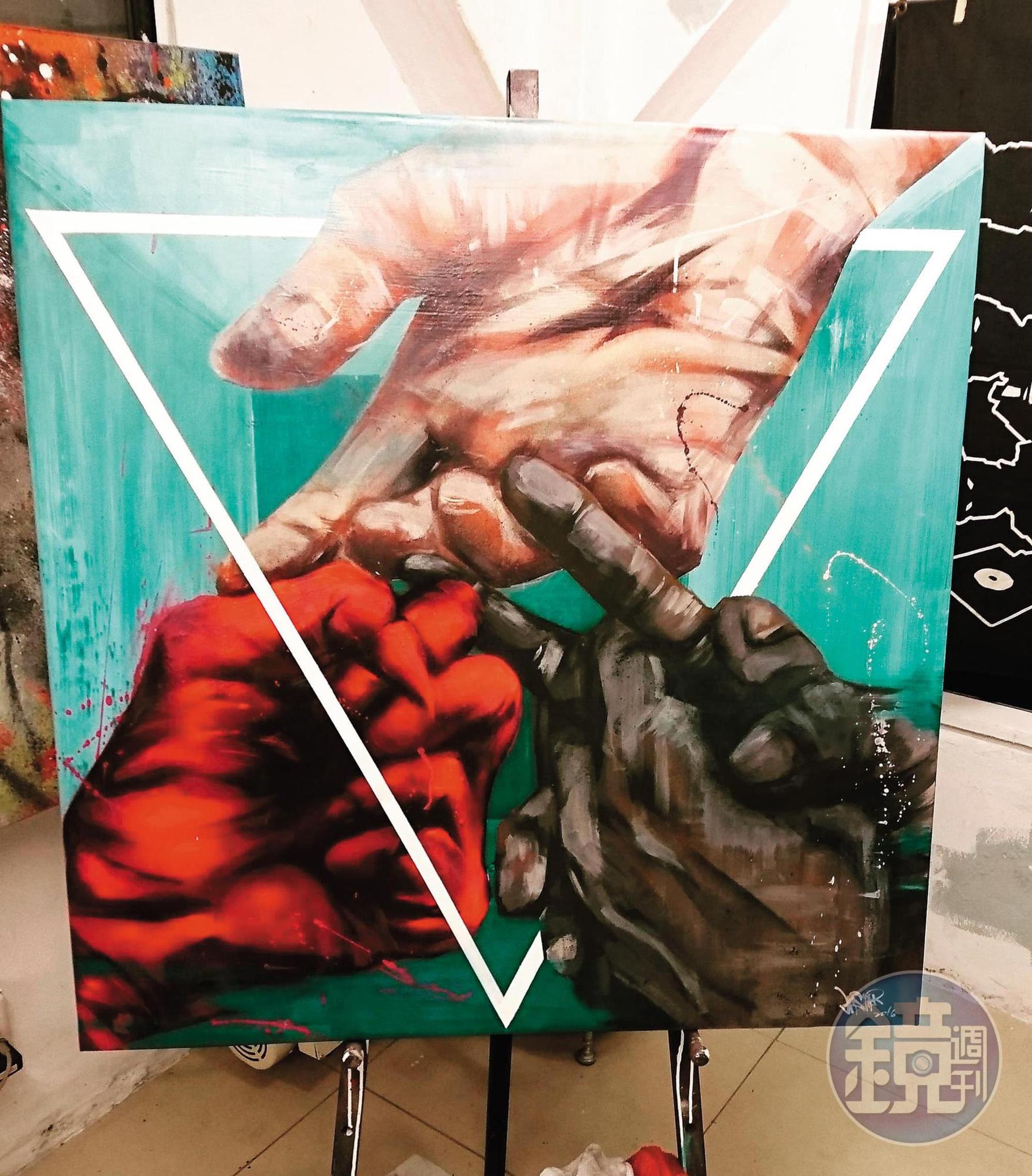 傅星翰用作品傳達自己的信仰，剪刀是人類在禱告，石頭是撒旦的攻擊，布則代表包容萬物的神。