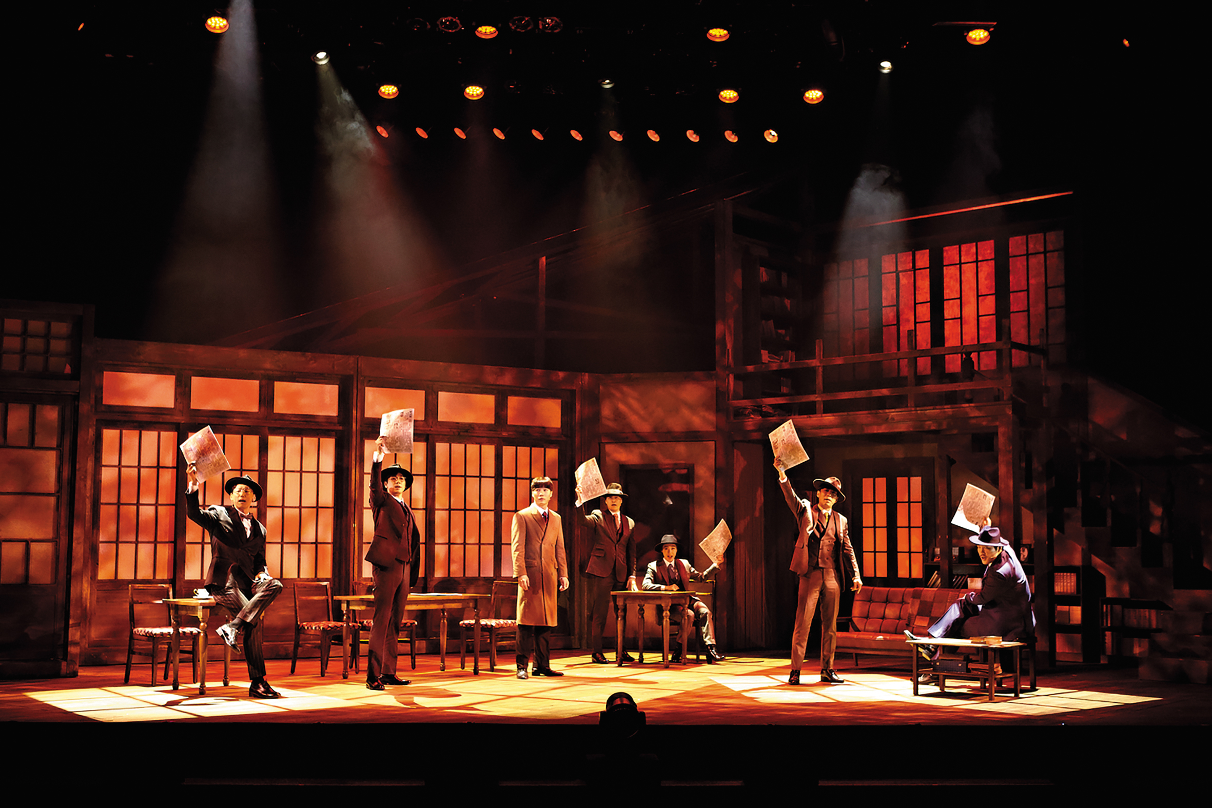 《光的來信》以1930年代日治時期的朝鮮為背景，藉由文人窺看時代流轉、人心轉折。（台中國家歌劇院提供）